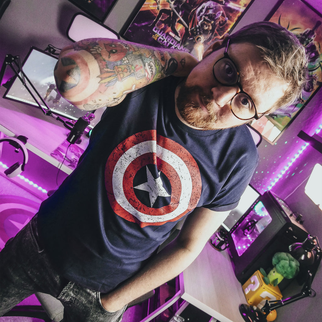 Product image Captain America - Distressed Shield Logo T-Shirt Blue