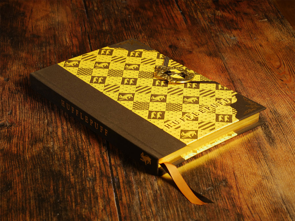 Product image Harry Potter - Hufflepuff Crest Deluxe Notebook