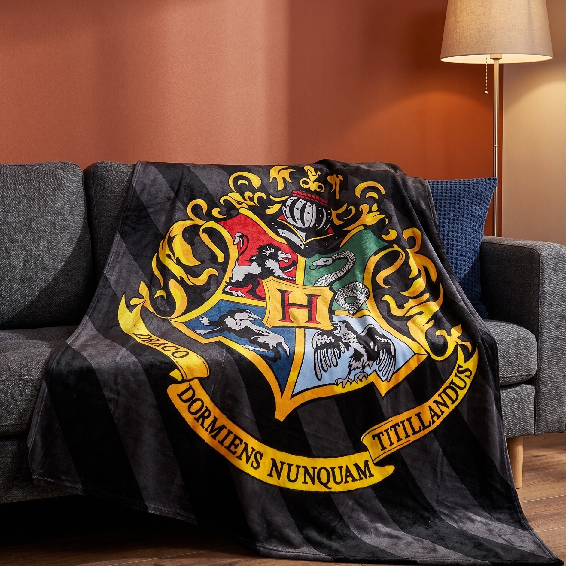 Product image Harry Potter - Hogwarts Crest Fleece Blanket