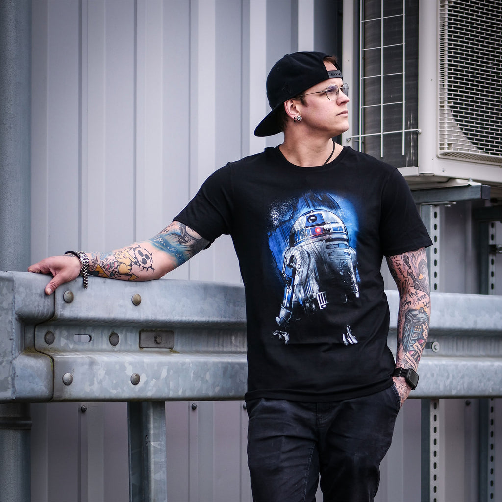 Product image Star Wars - R2-D2 Droid in the Dark T-Shirt Black