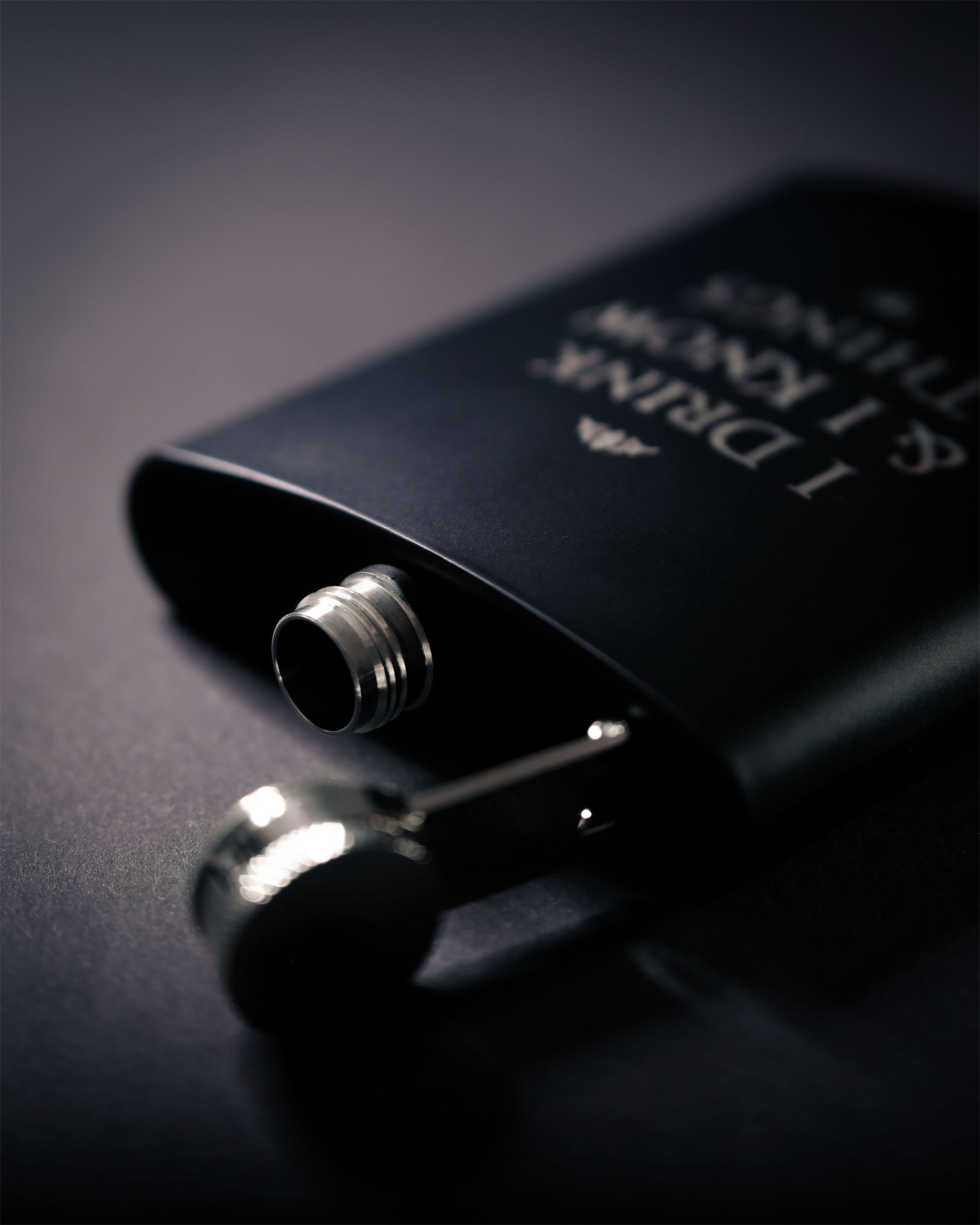 Product image Game of Thrones - Drink And Know Hip Flask