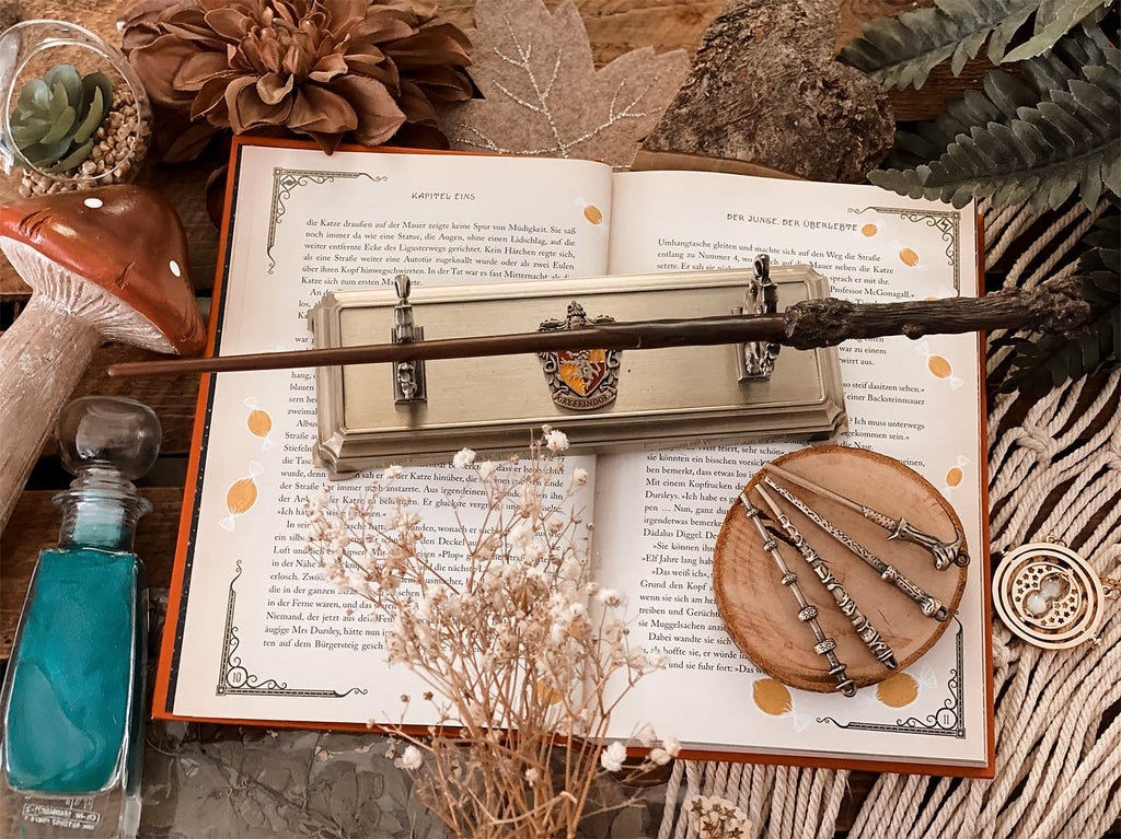 Product image Harry Potter - Gryffindor Wand Holder