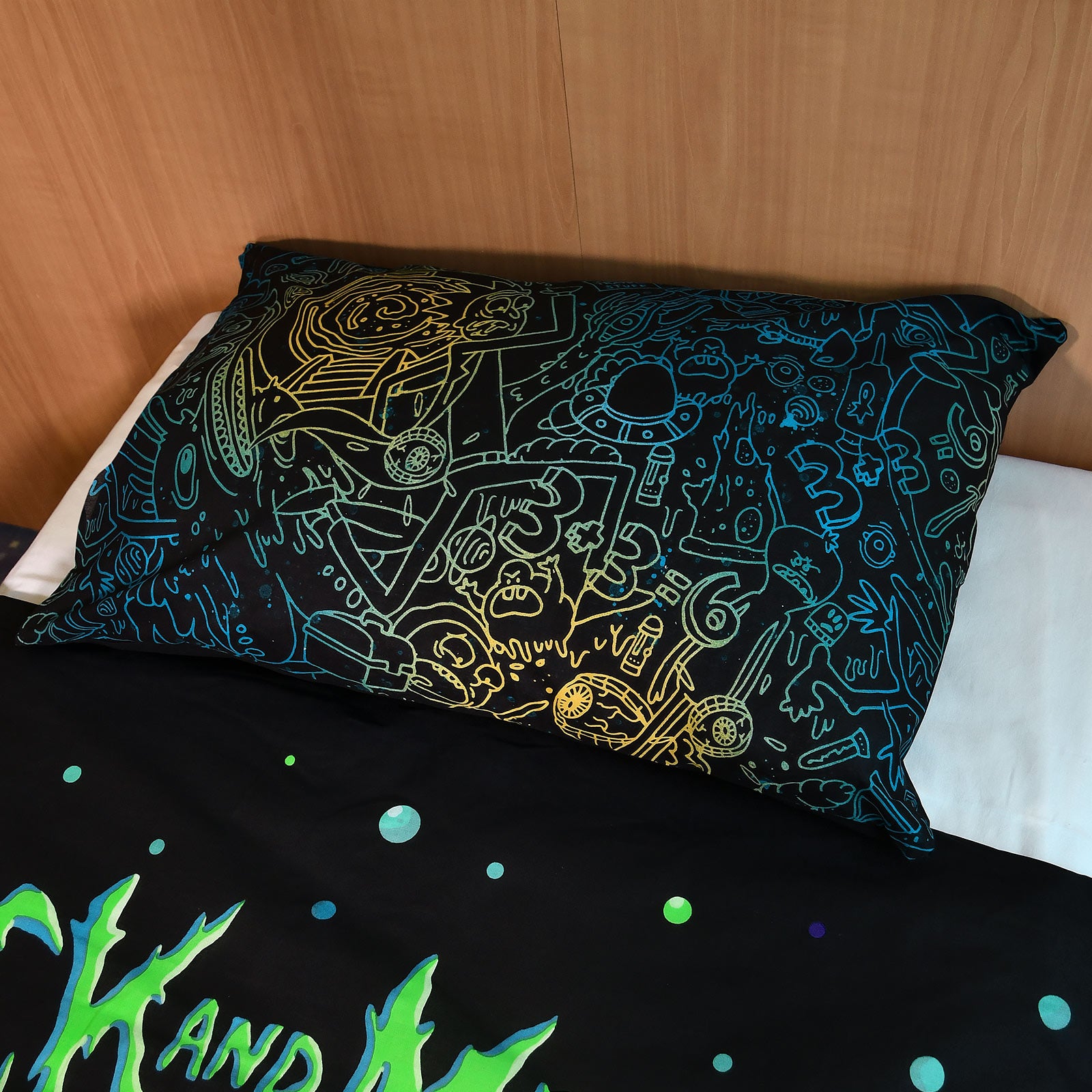 Product image Rick and Morty - Space Cruiser reversible bedding