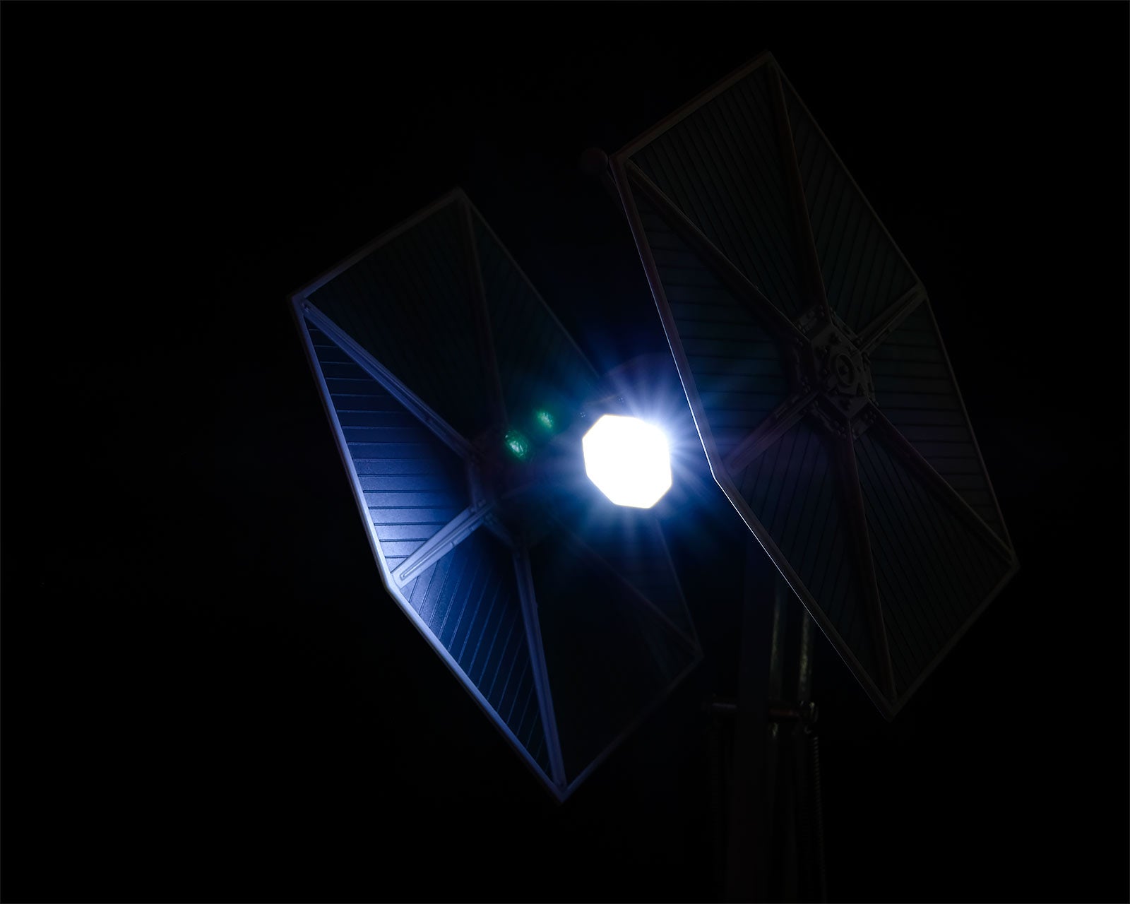 Product image Star Wars - Tie Fighter Table Lamp