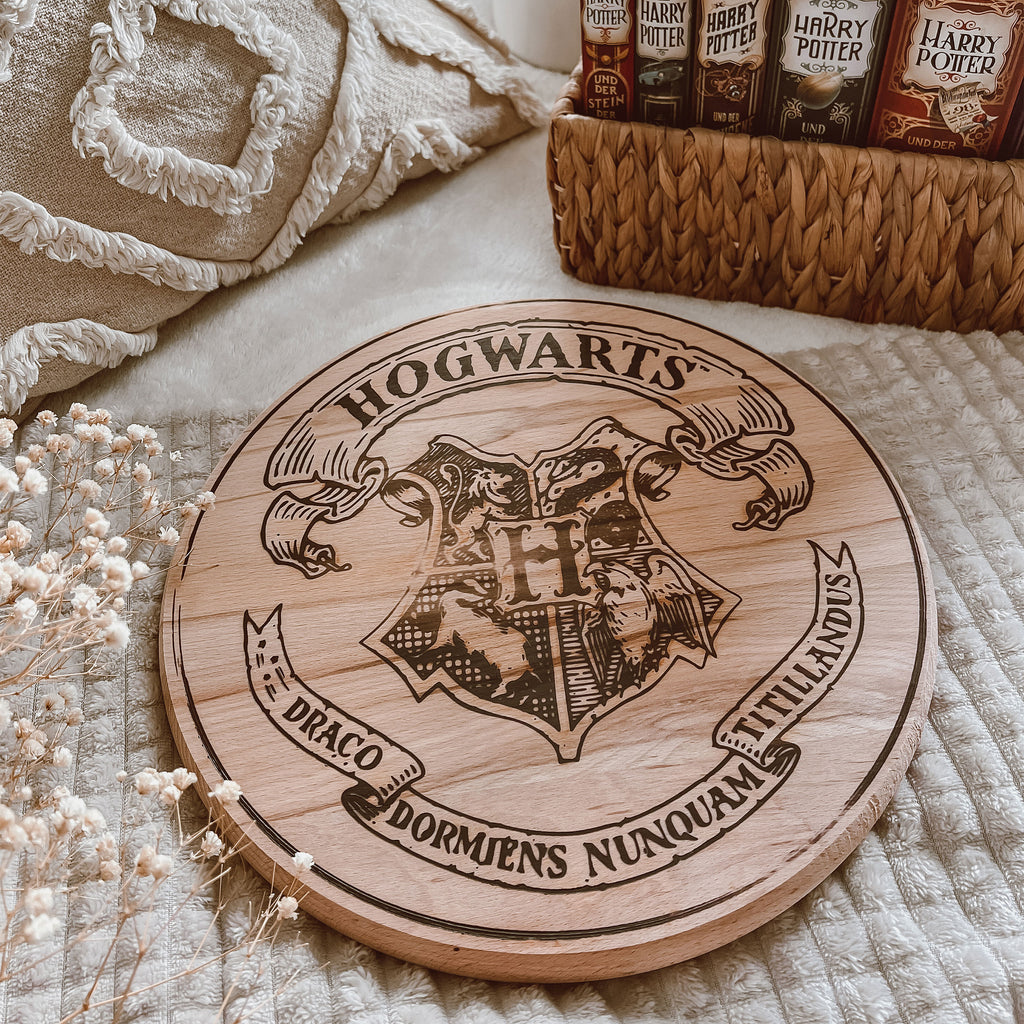 Product image Harry Potter - Hogwarts Crest Cutting Board Beech
