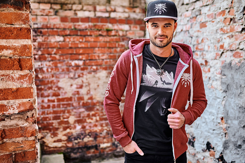Product image Witcher - Wolf Medallion Hoodie red