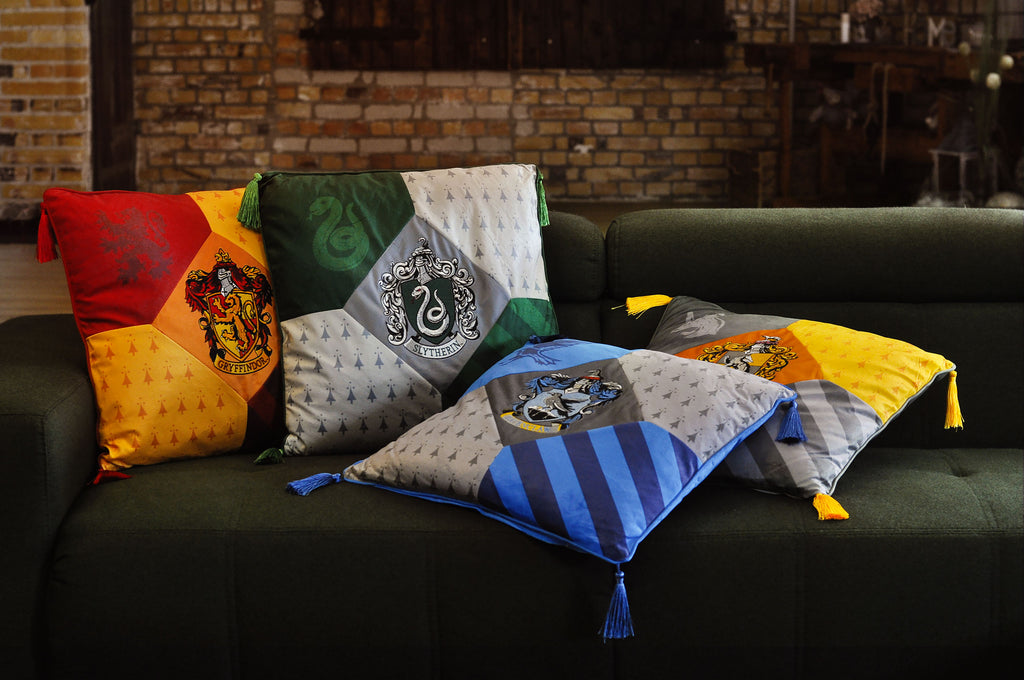 Product image Harry Potter - Slytherin Deluxe Cushion with Tassels