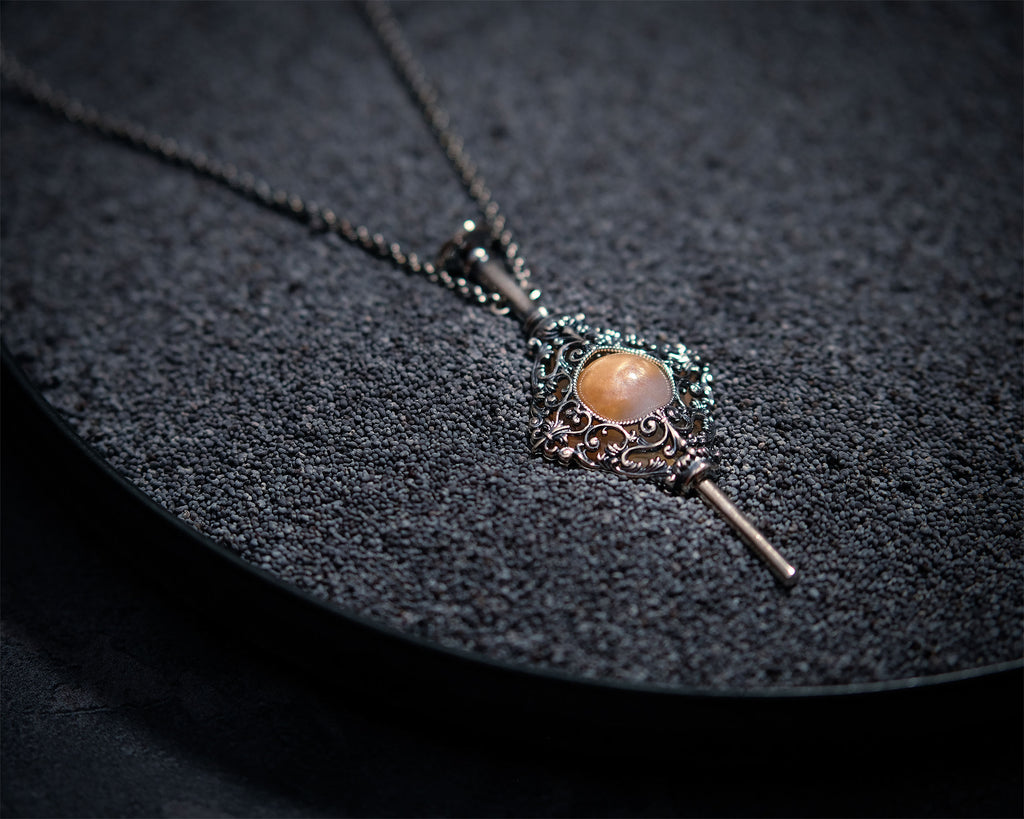 Product image Grindelwald Blood Pact Pendant with Chain - Fantastic Beasts