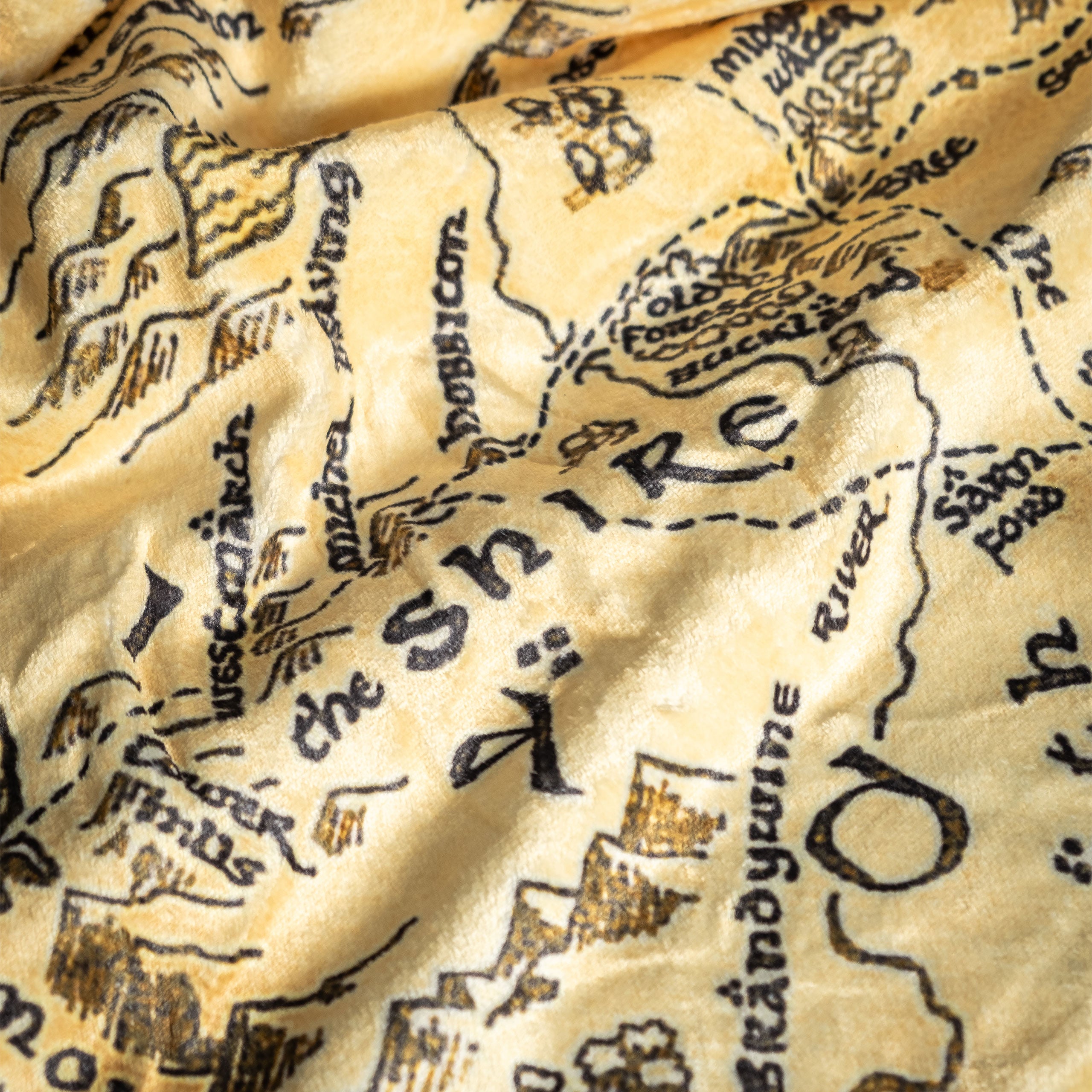Product image The Lord of the Rings - Middle Earth Map Plush Blanket with Teddy Fur