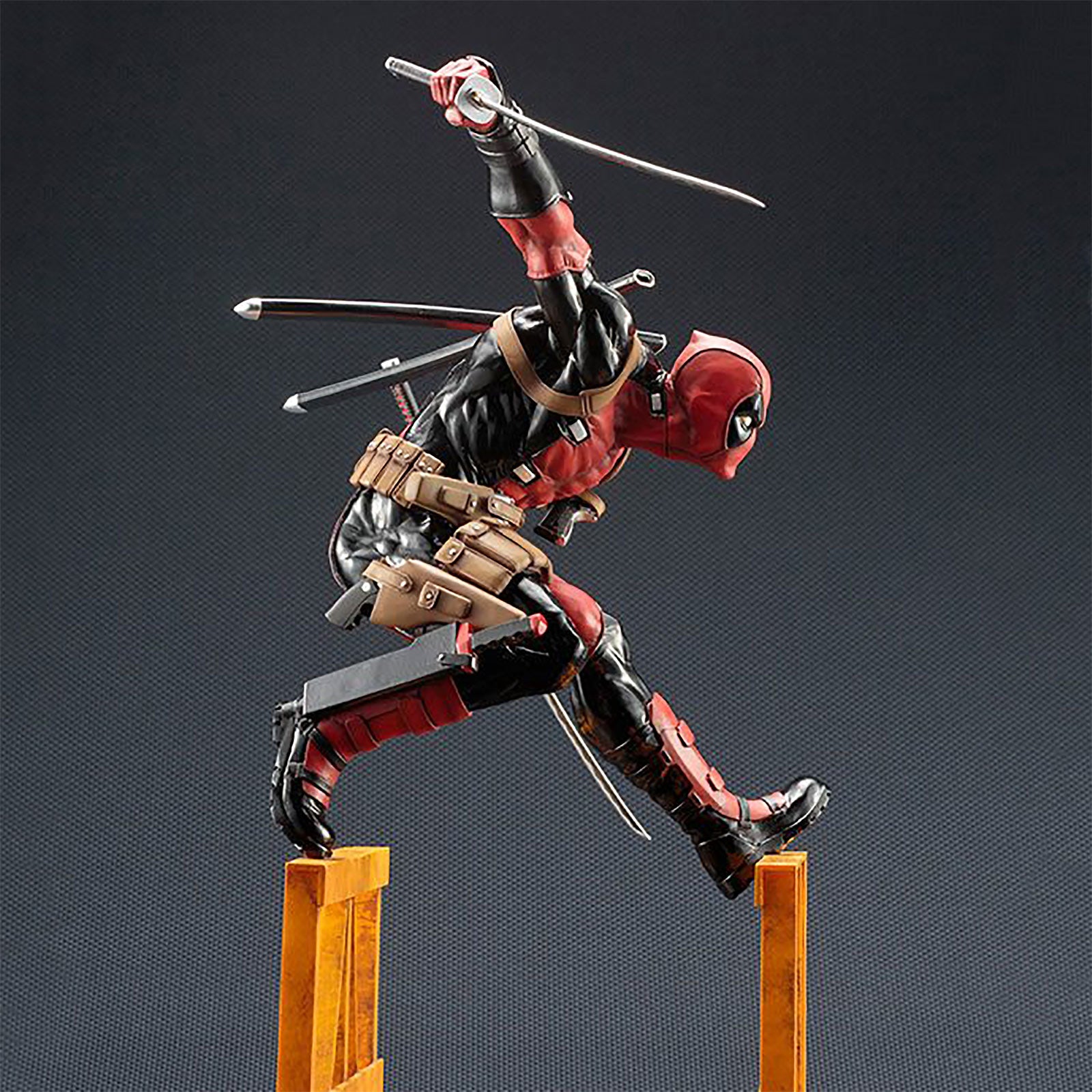 Product image Super Deadpool Collector Statue 43 cm
