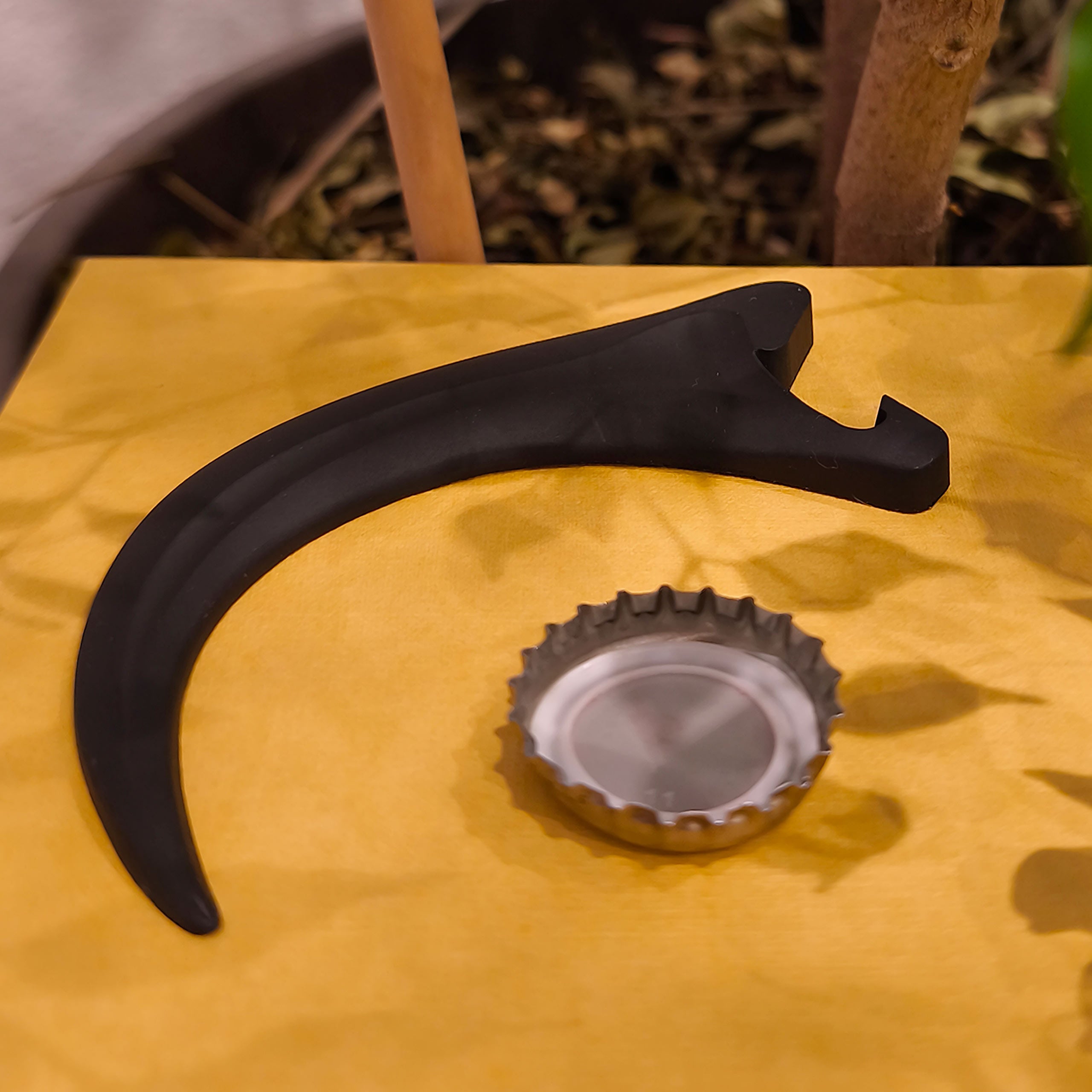 Product image Jurassic Park - Velociraptor Claw Magnet Bottle Opener