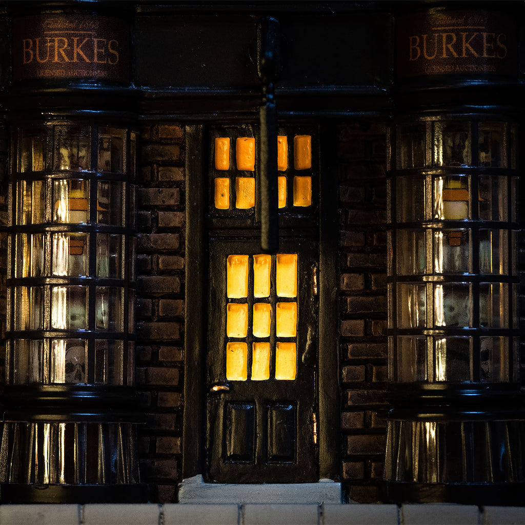 Product image Borgin & Burkes Shop Miniature Replica with Lighting - Harry Potter