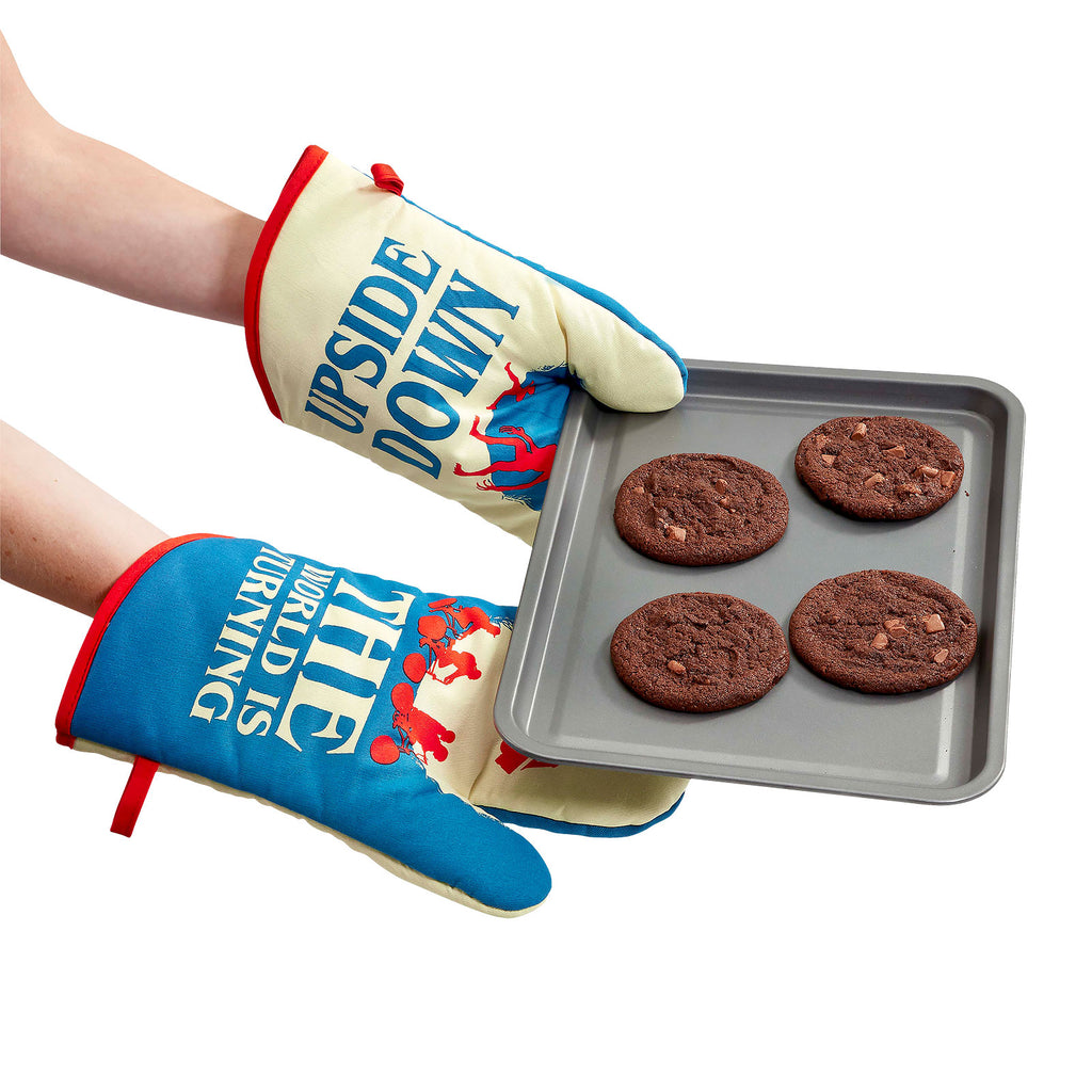 Product image Stranger Things - Upside Down Oven Glove 2-piece Set