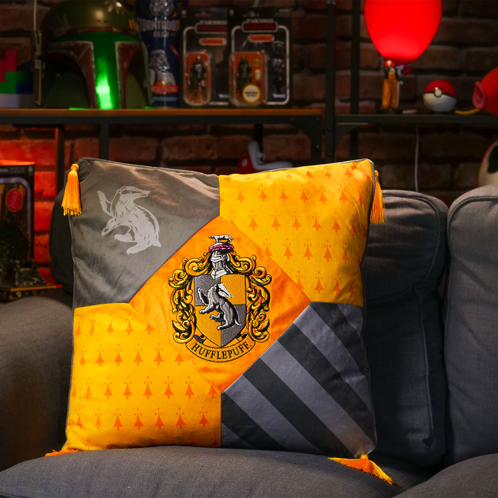 Product image Harry Potter - Hufflepuff cushion with tassels deluxe