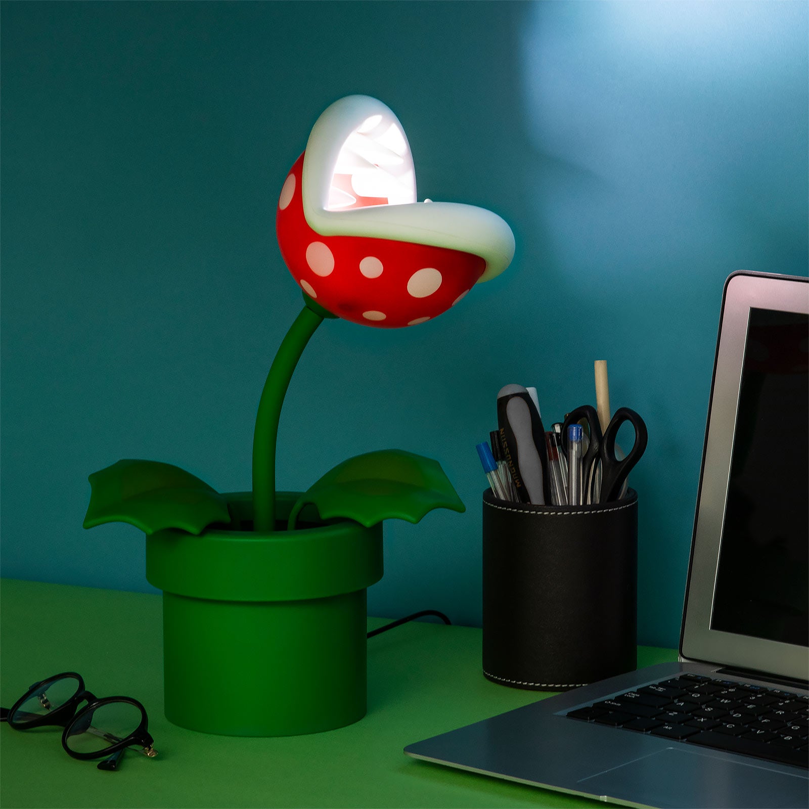 Product image Super Mario - Piranha Plant Table Lamp