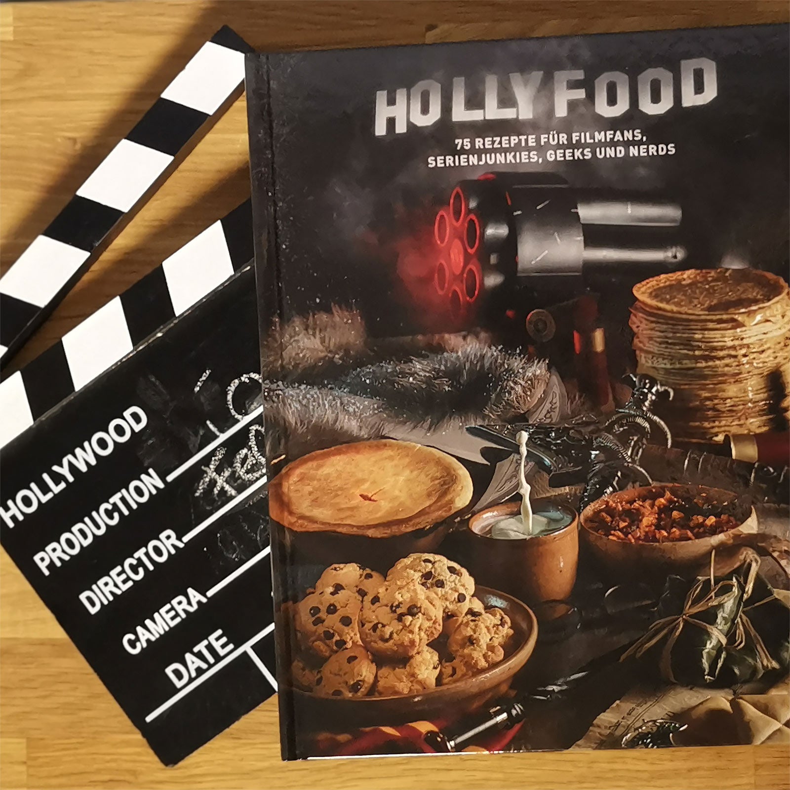 Product image Hollyfood - Cookbook for movie fans, series junkies, geeks and nerds