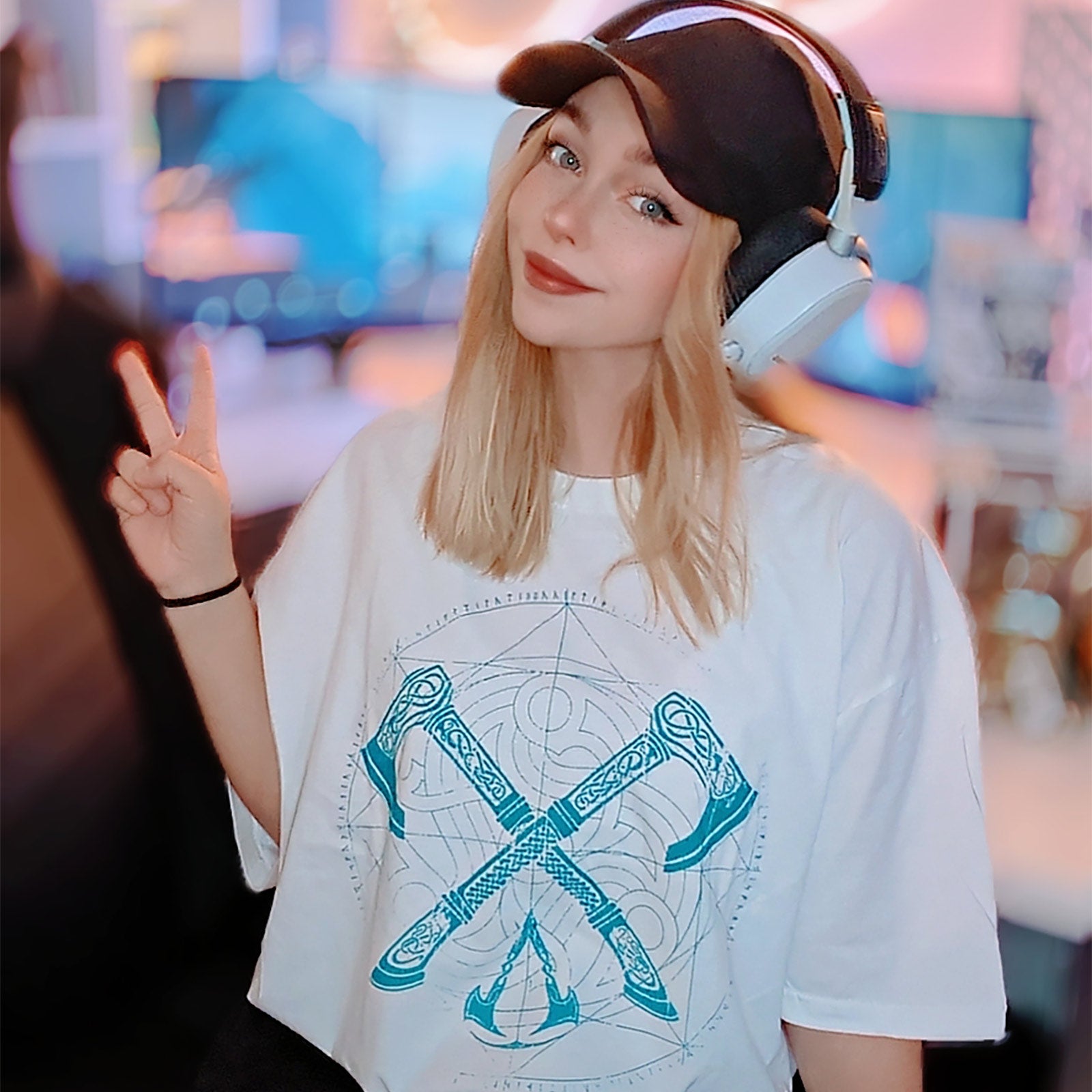 Product image Assassin's Creed - Valhalla Crossaxe T-Shirt white