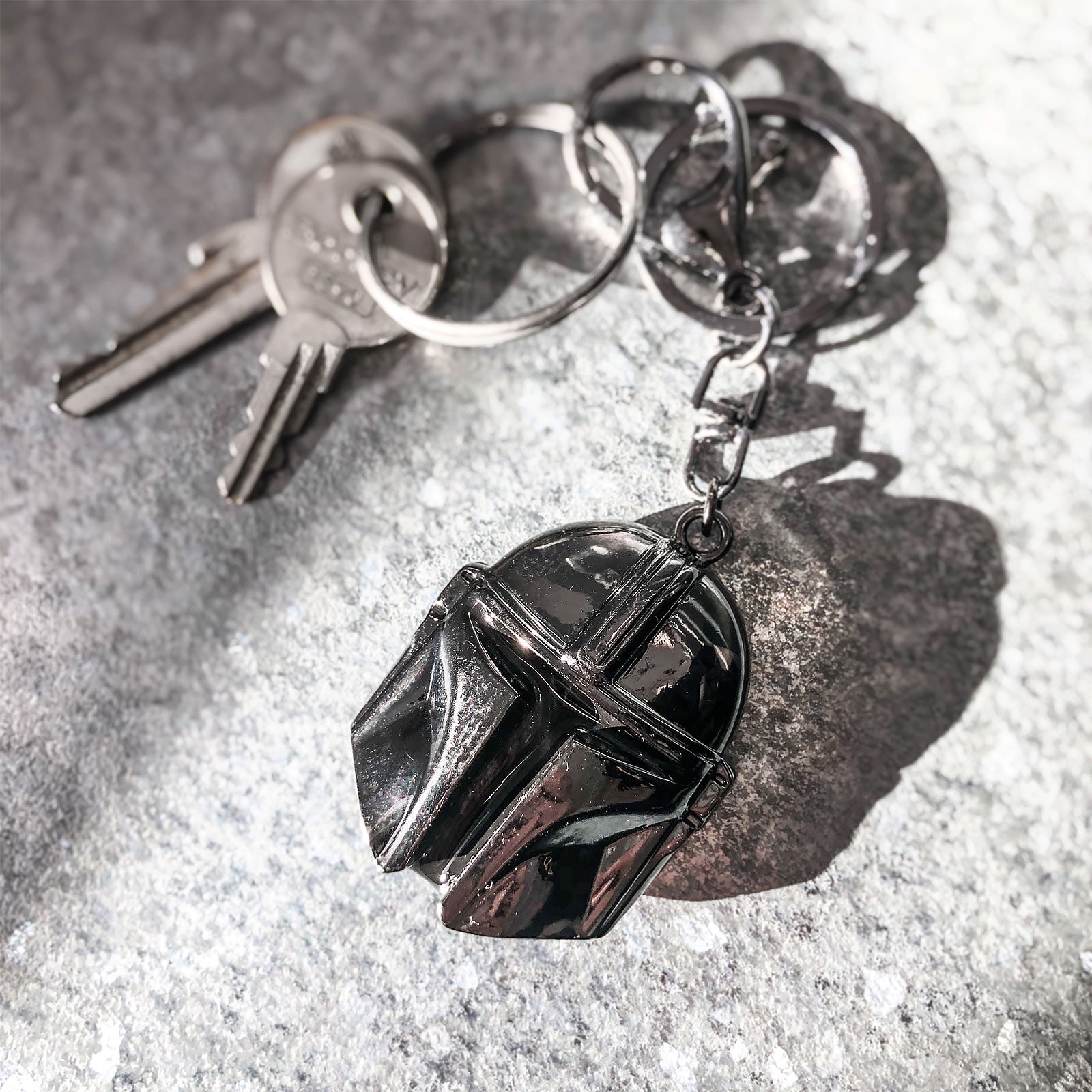 Product image The Mandalorian Helmet Keychain - Star Wars