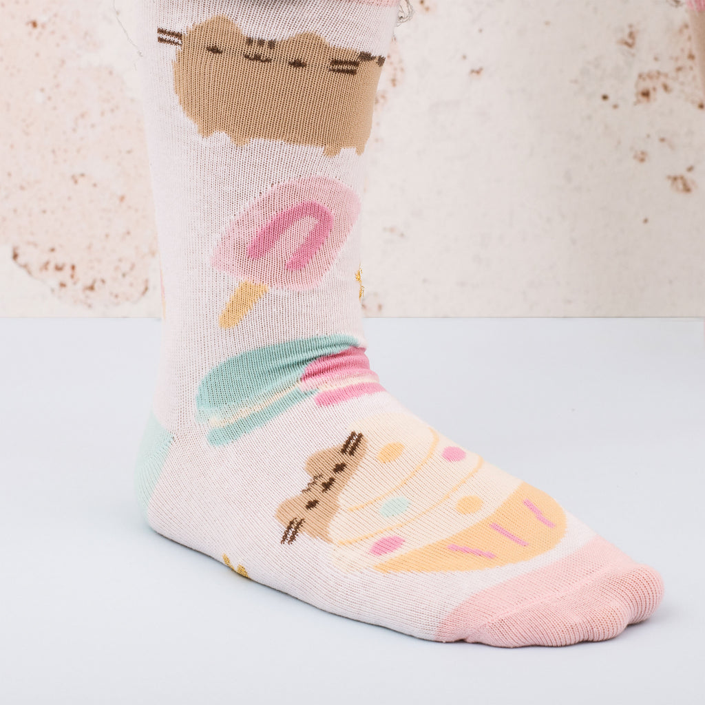 Product image Pusheen - Cupcake Socks and Mug