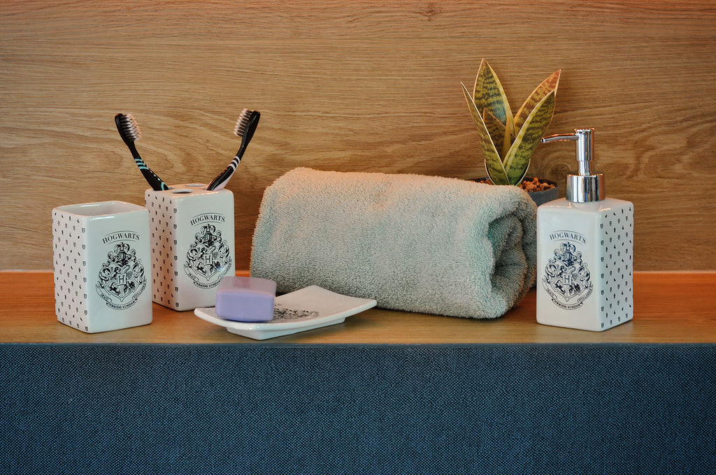 Product image Harry Potter - Hogwarts Crest Bathroom Set 4-piece