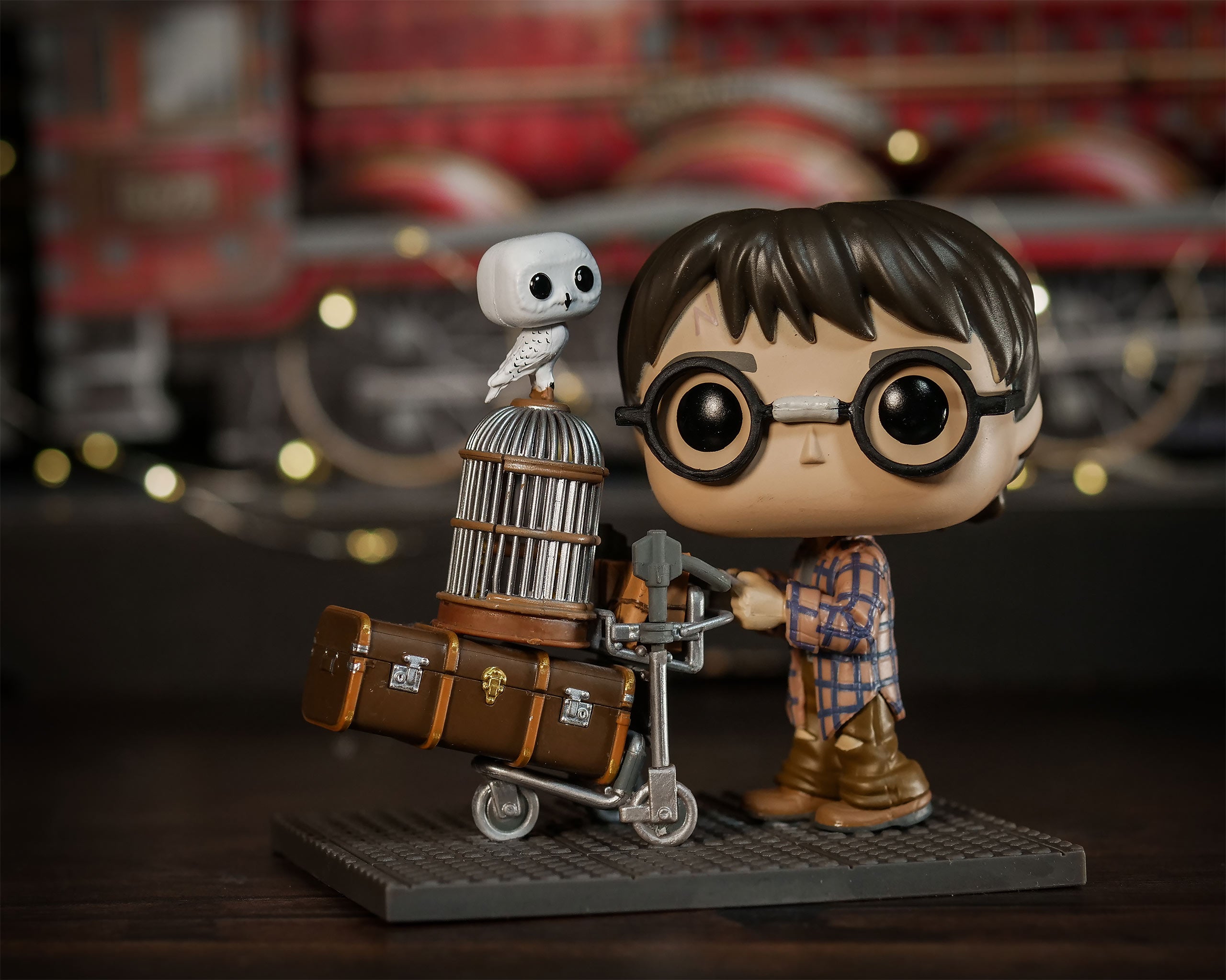 Product image Harry Potter with luggage trolley at platform 9 3/4 Funko Pop figure