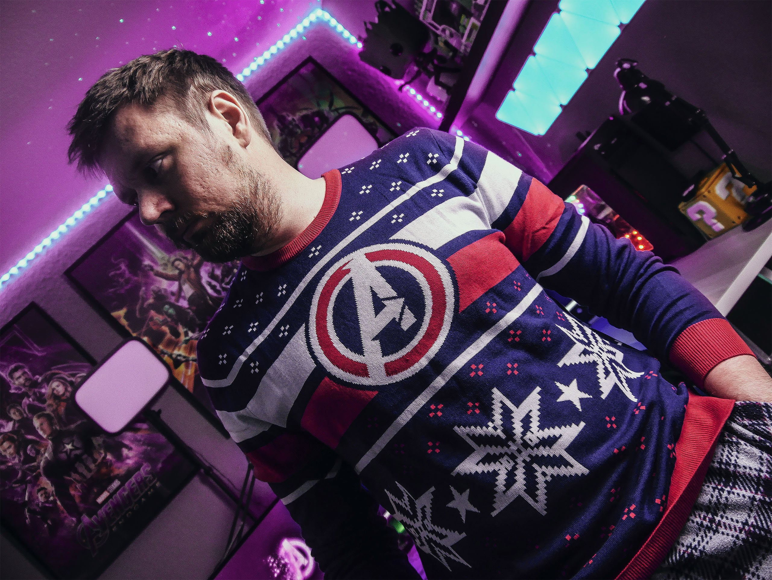 Product image Avengers - Logo Knitted Sweater