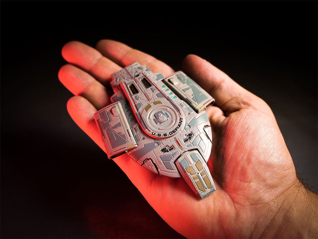 Product image Star Trek - Starship U.S.S. Defiant NX-74205 Hero Collector Figure