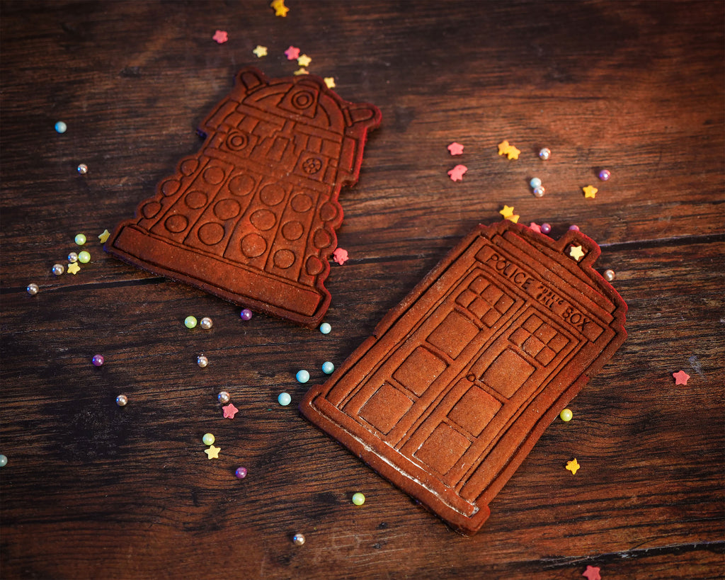 Product image Doctor Who - Tardis and Dalek Cookie Jar with Cookie Cutters and Apron