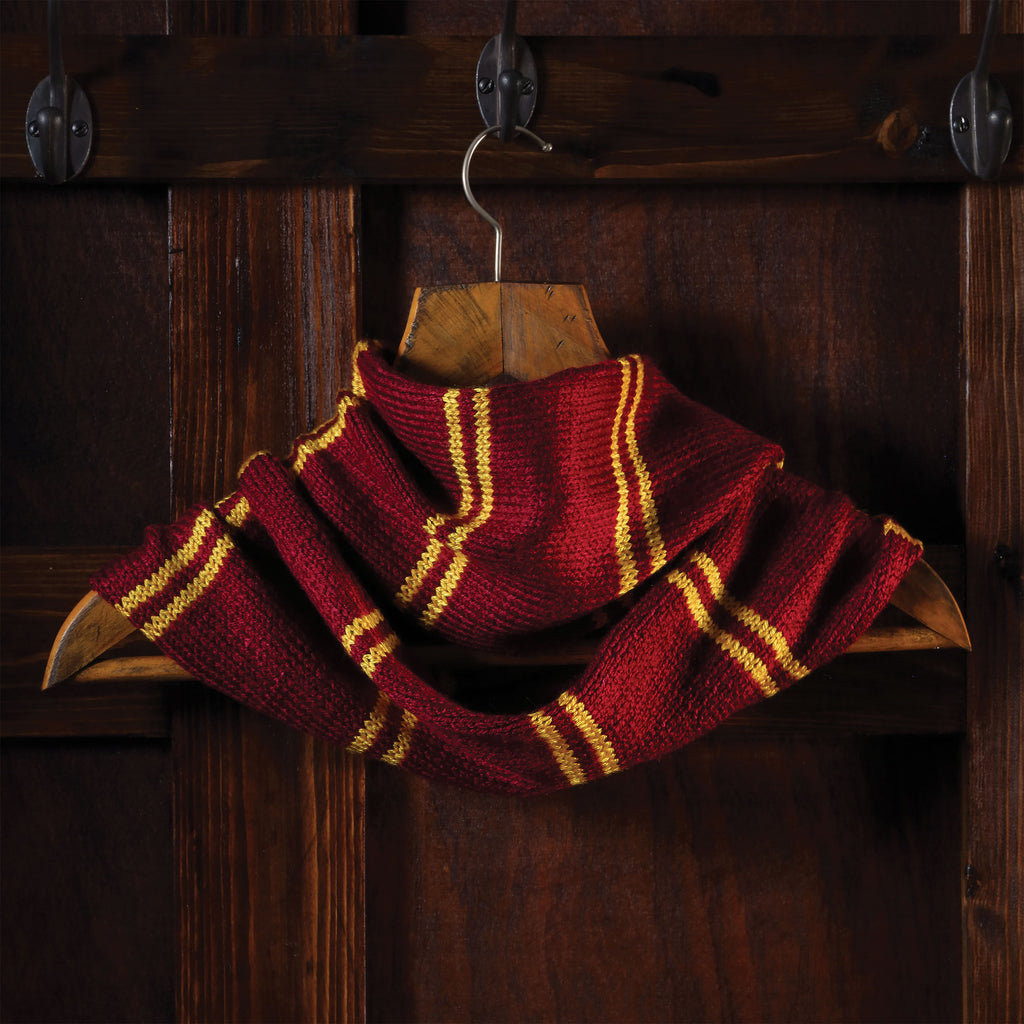 Product image Gryffindor Loop Scarf Knitting Set - Harry Potter