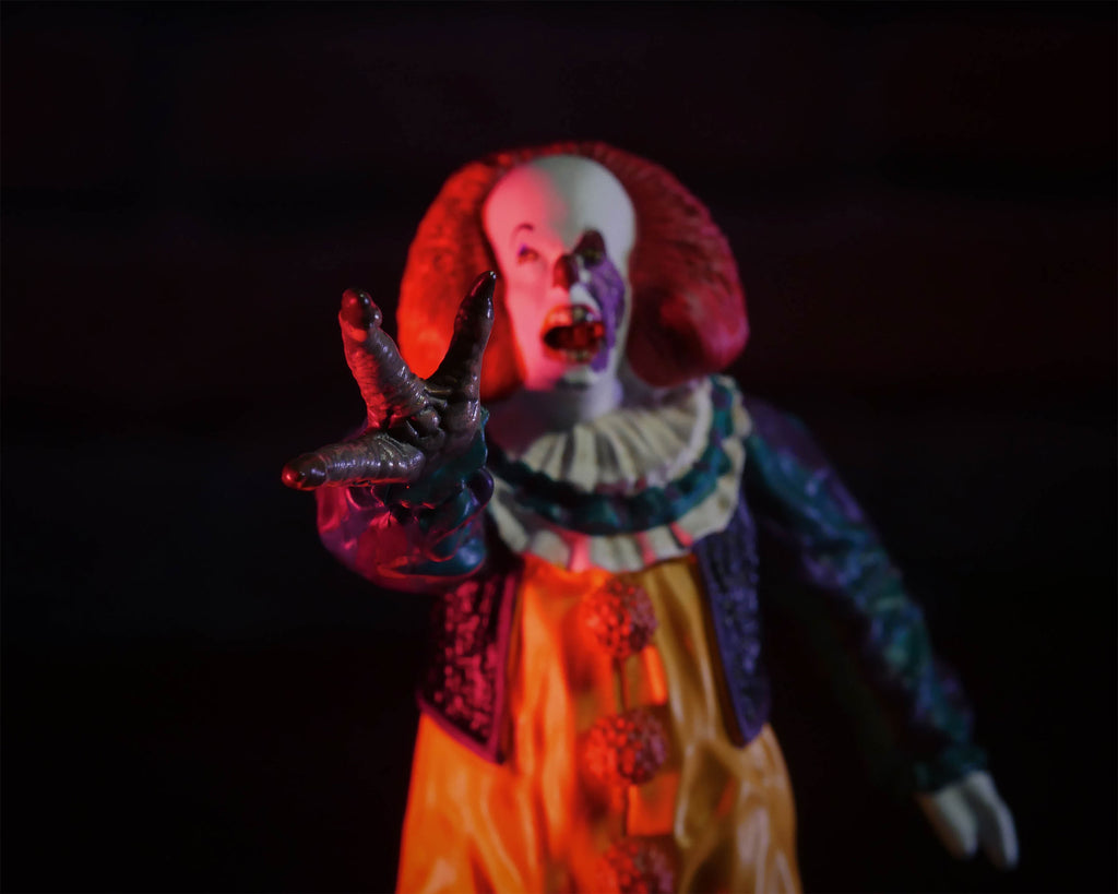 Product image Stephen King's ES - Pennywise 1990 metal figure