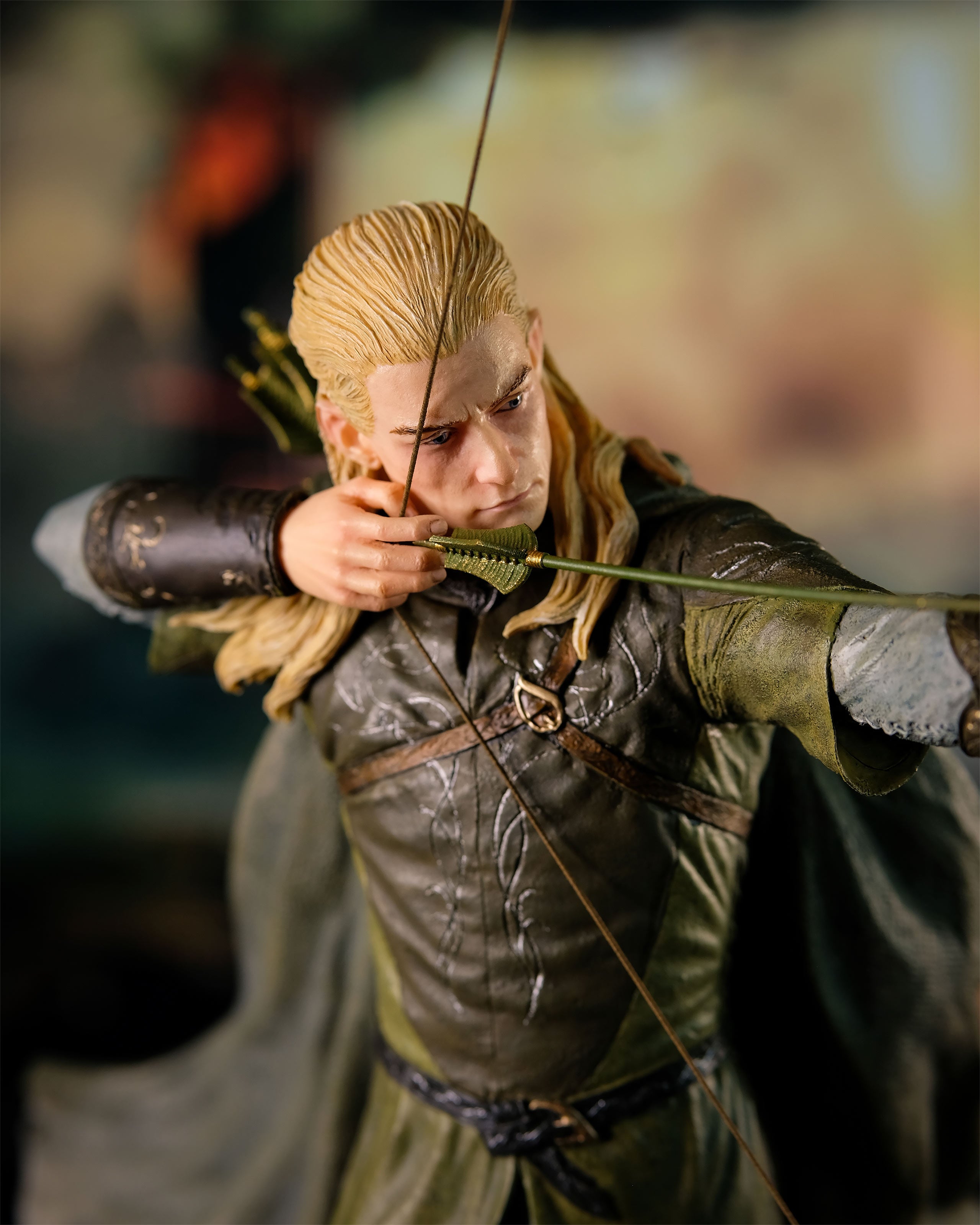 Product image The Lord of the Rings - Legolas and Gimli Deluxe Figure 46 cm