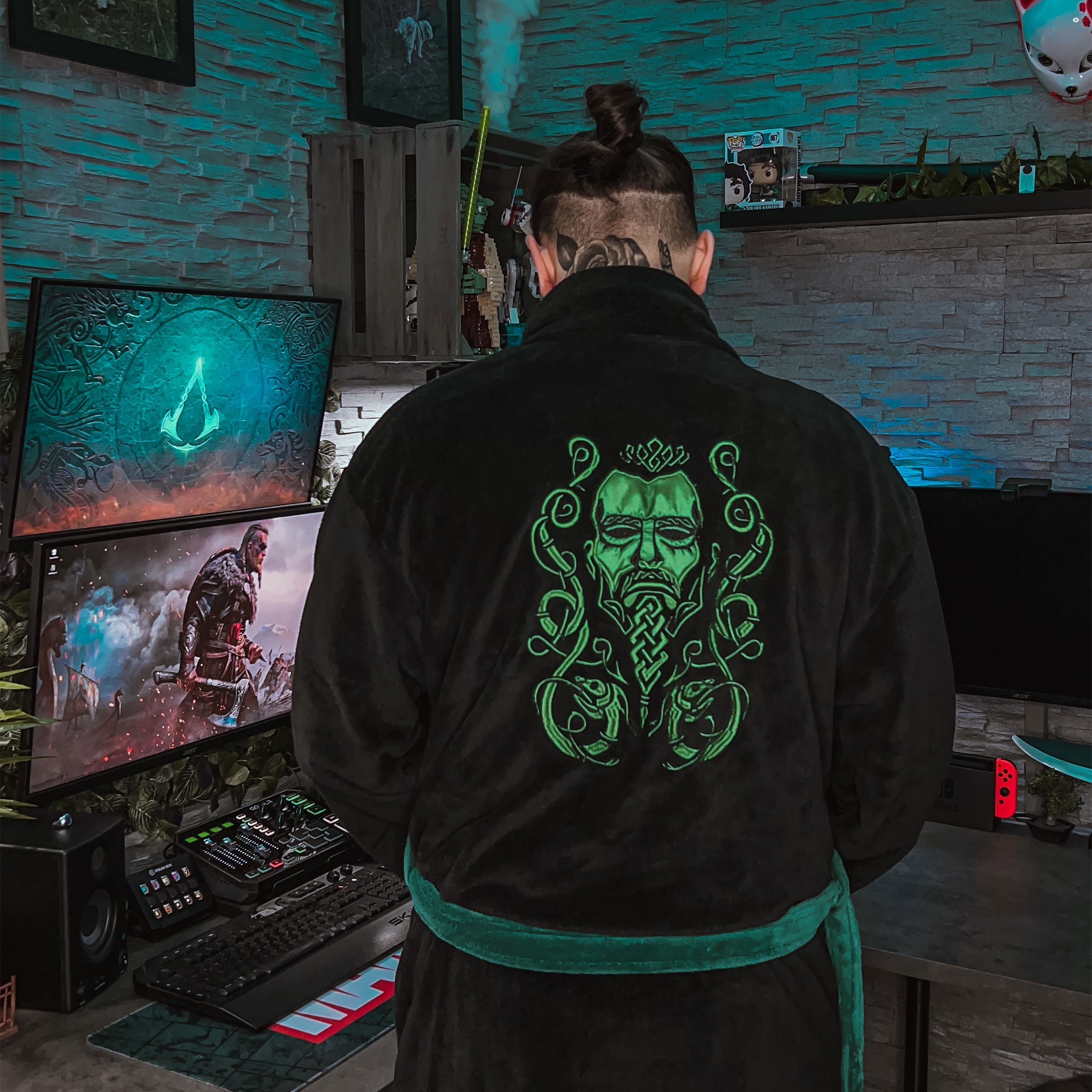 Product image Assassins Creed - Eivor Bathrobe