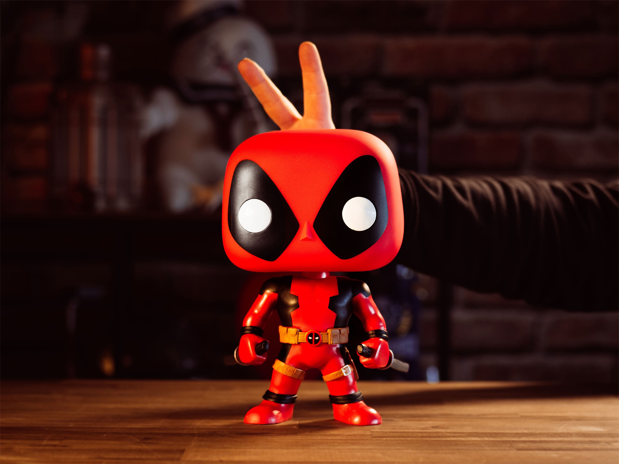 Product image Marvel - Deadpool with swords Funko Pop Figurine 23,5 cm
