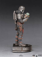 Product image Mando with Grogu BDS Art Scale Deluxe Statue - Star Wars The Mandalorian