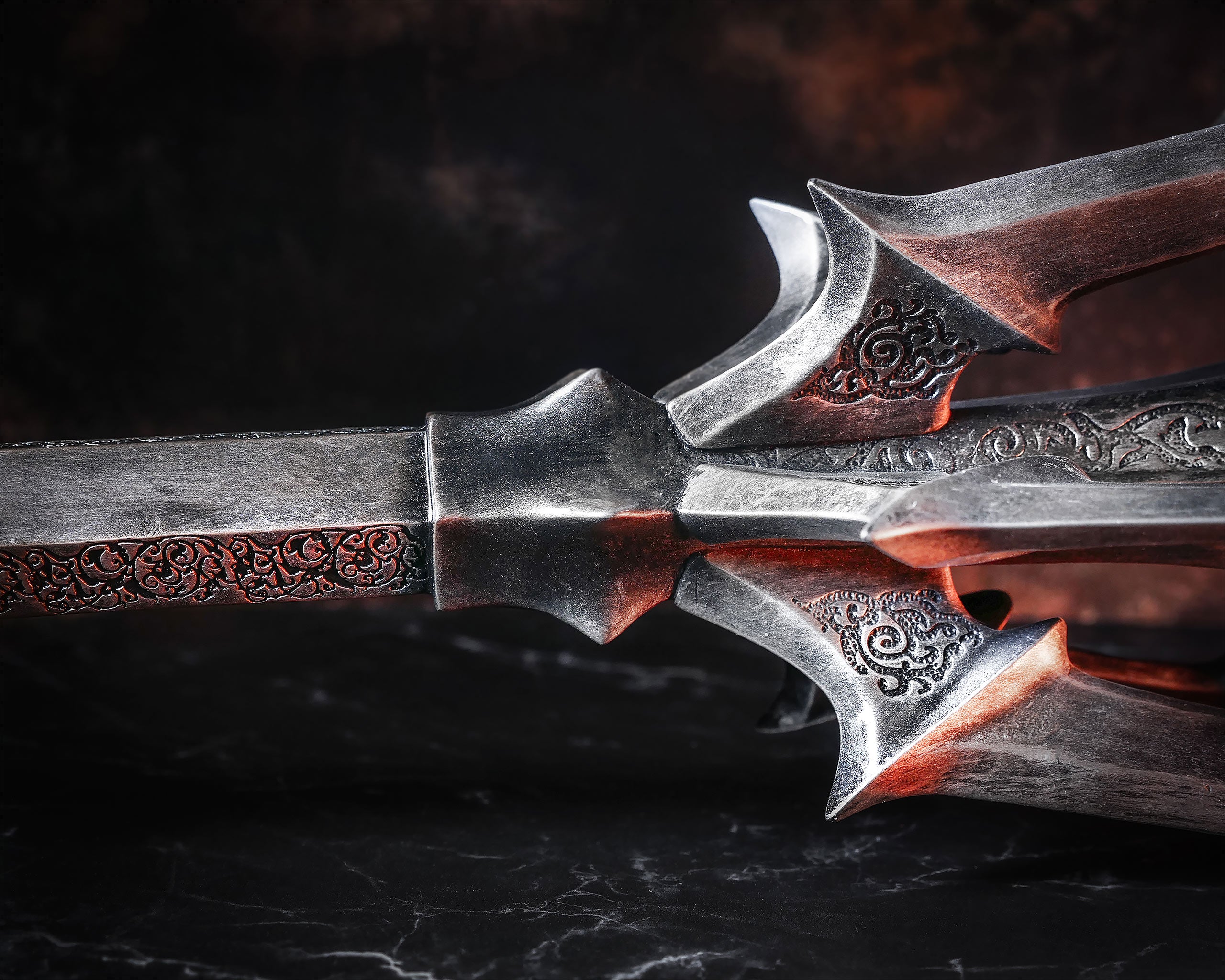 Product image The Lord of the Rings – Sauron’s Mace Replica with War Banner (Red Eye Edition)