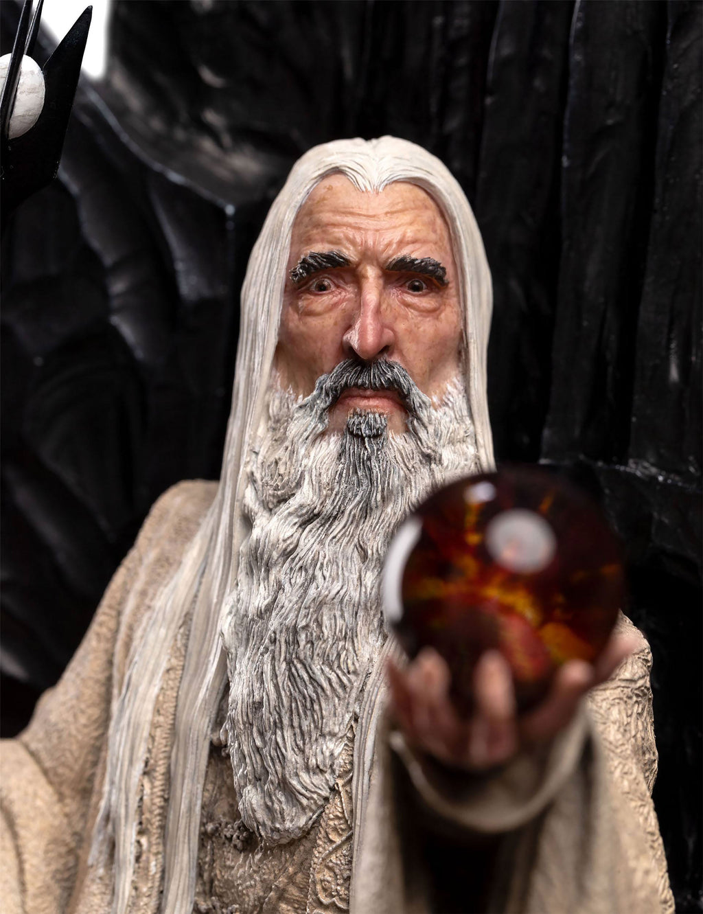 Product image The Lord of the Rings - Saruman the White Statue deluxe 1:6