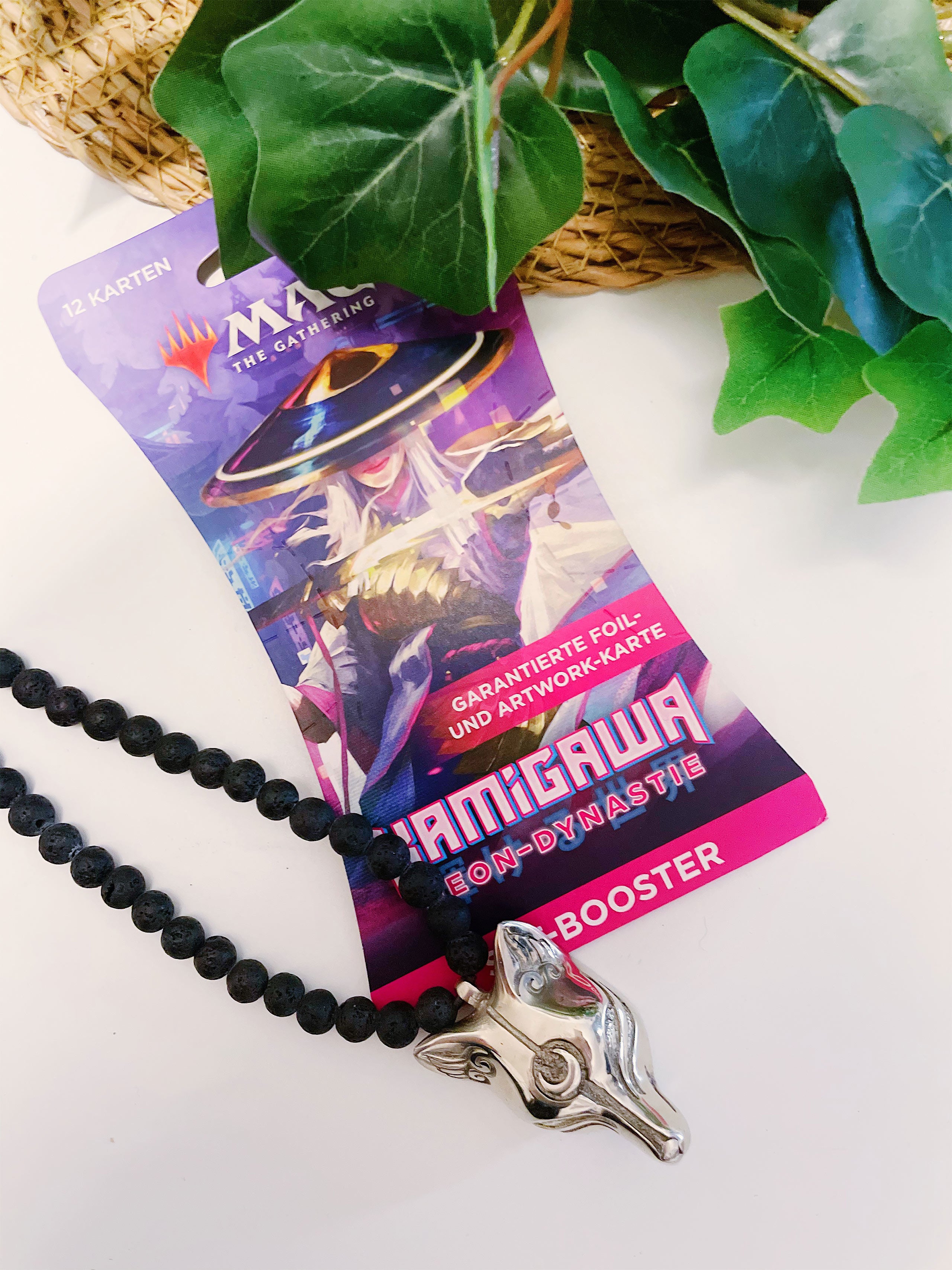 Product image Magic The Gathering - Kamigawa Neon Dynasty Set Booster