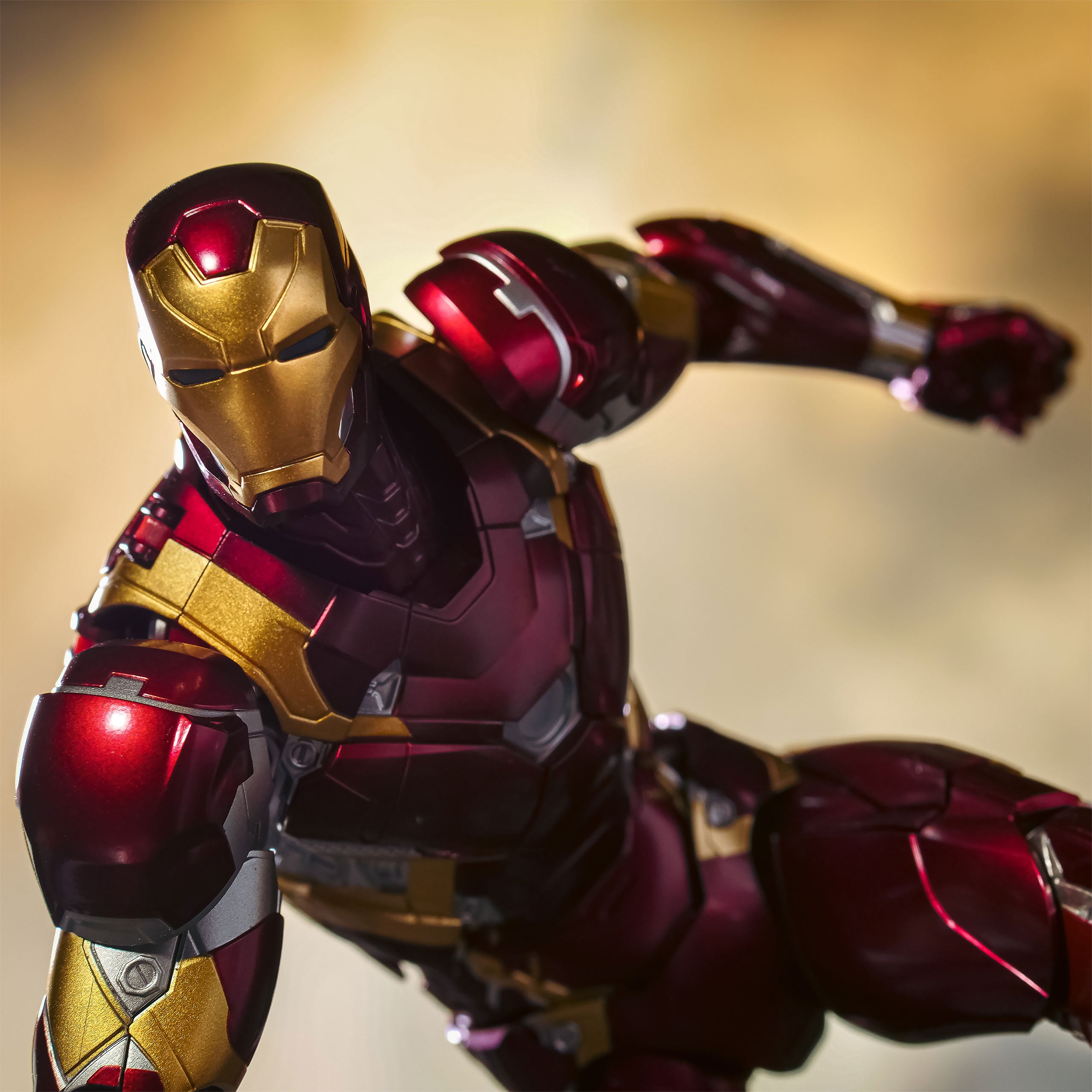 Product image Iron Man - Mark 46 Deluxe Action Figure