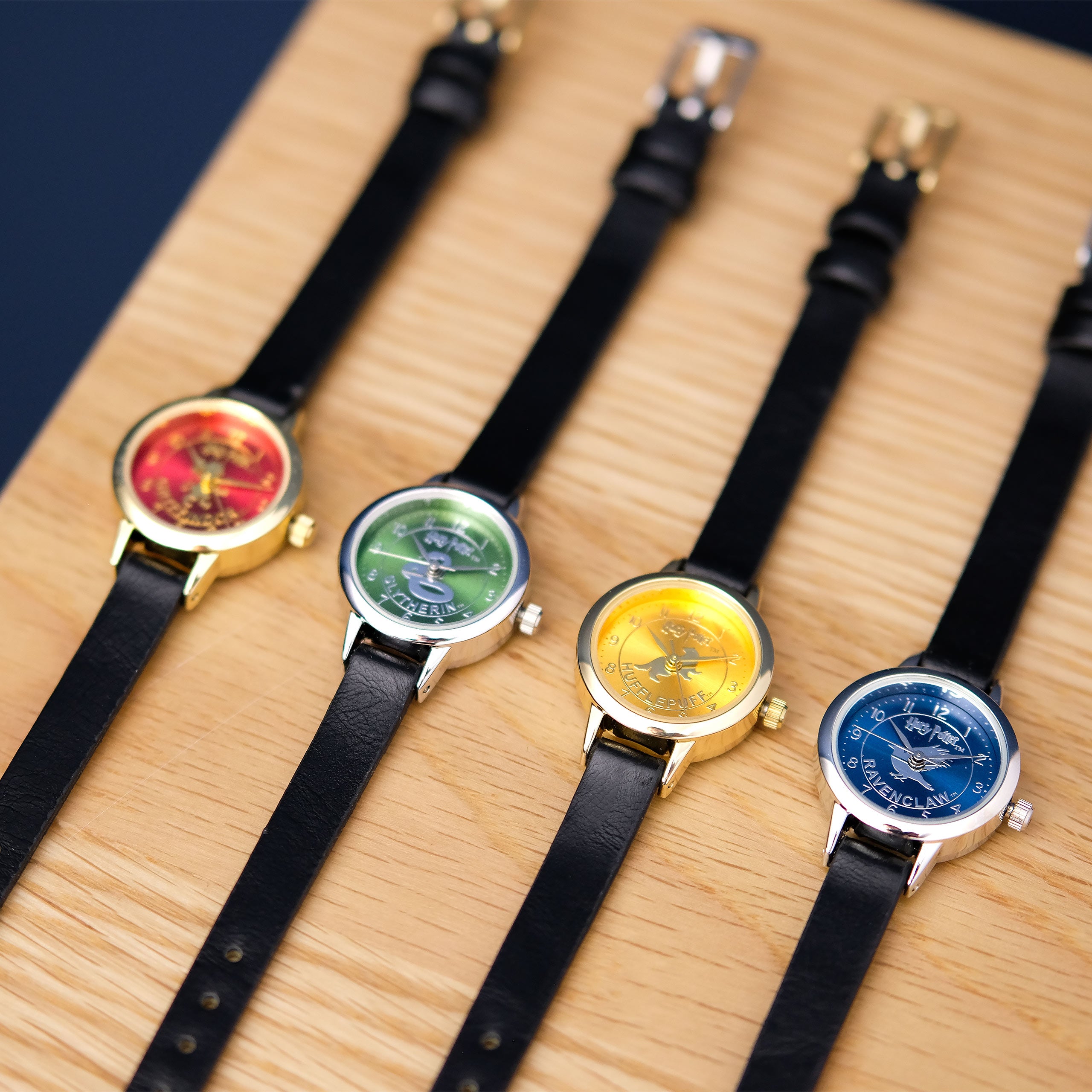Product image Harry Potter - Hufflepuff Crest Animal Wristwatch