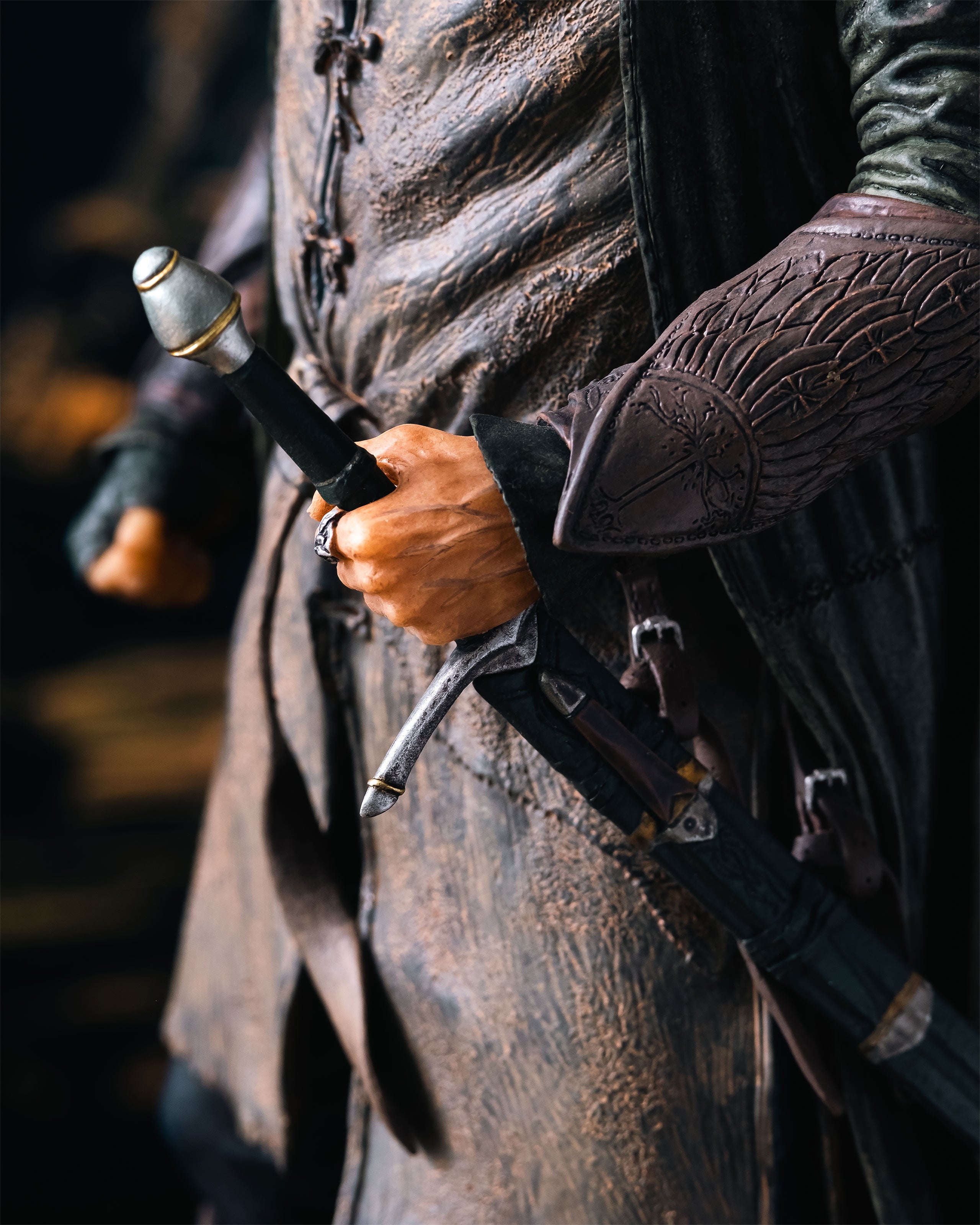 Product image The Lord of the Rings - Aragorn Statue Deluxe 1:6