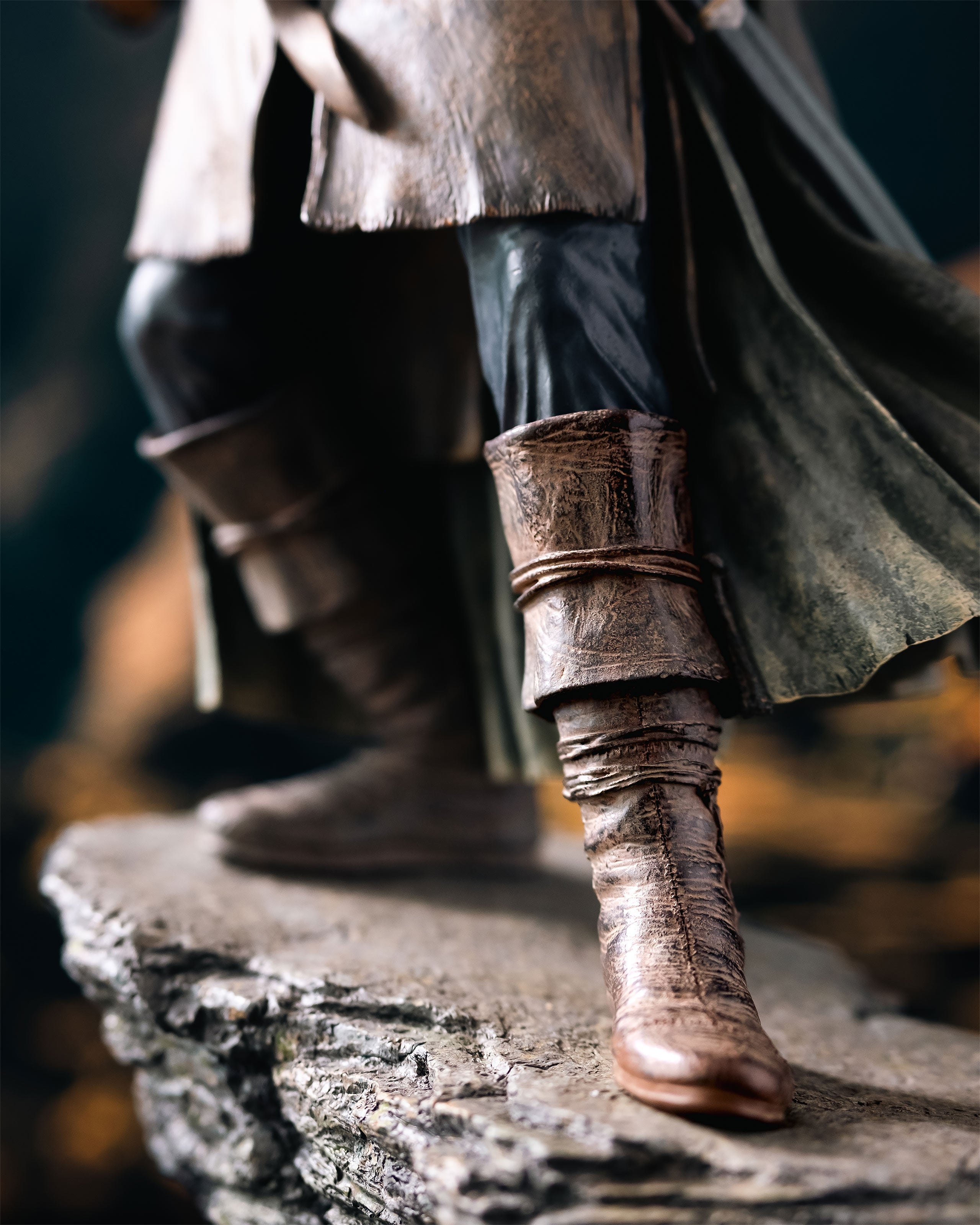 Product image The Lord of the Rings - Aragorn Statue Deluxe 1:6