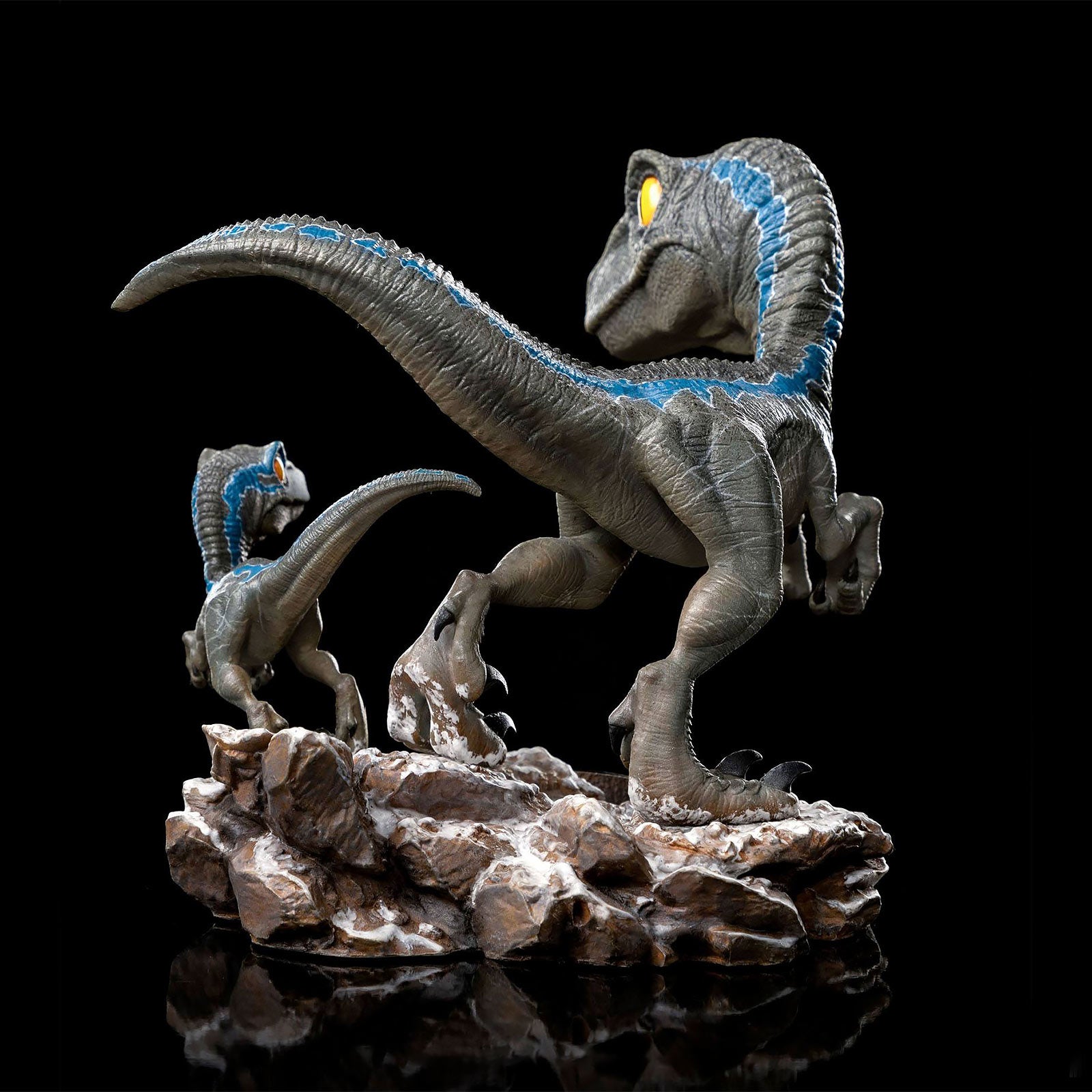 Product image Jurassic World - Blue and Beta Diorama Figure