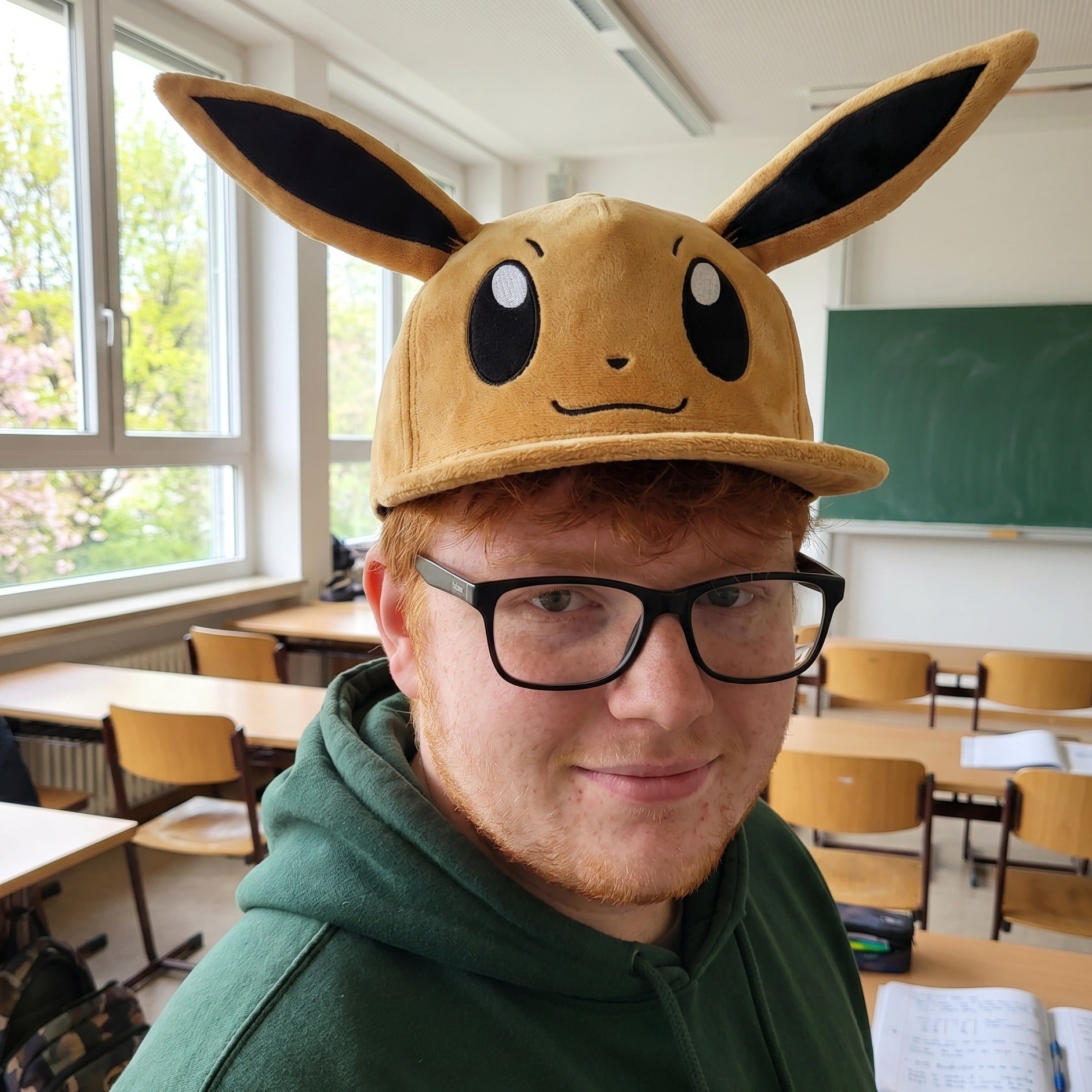 Product image Pokemon - Eevee Plush Snapback Cap