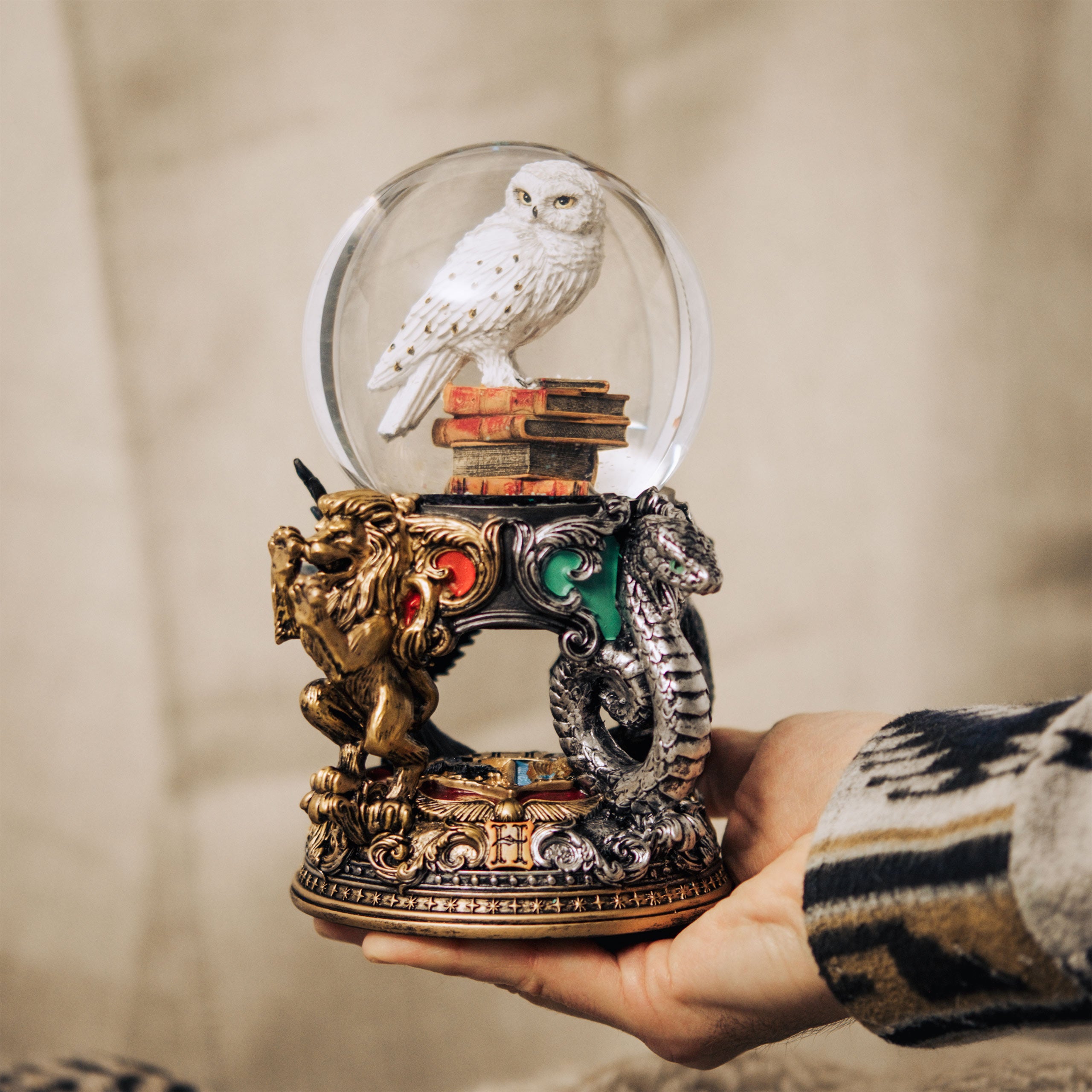Product image Hedwig Snow Globe Deluxe - Harry Potter