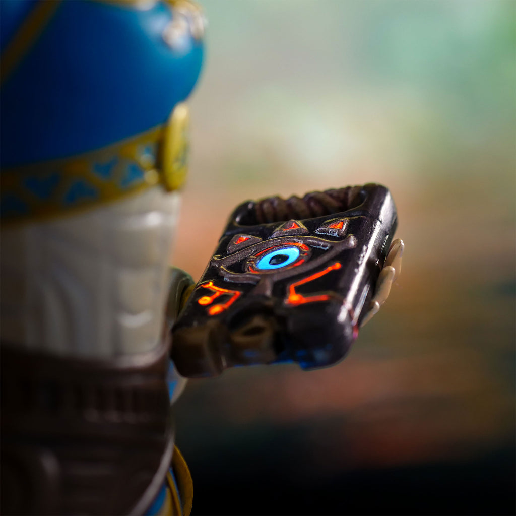 Product image The Legend of Zelda - Breath of the Wild Zelda Statue Collector's Edition with Lighting Function