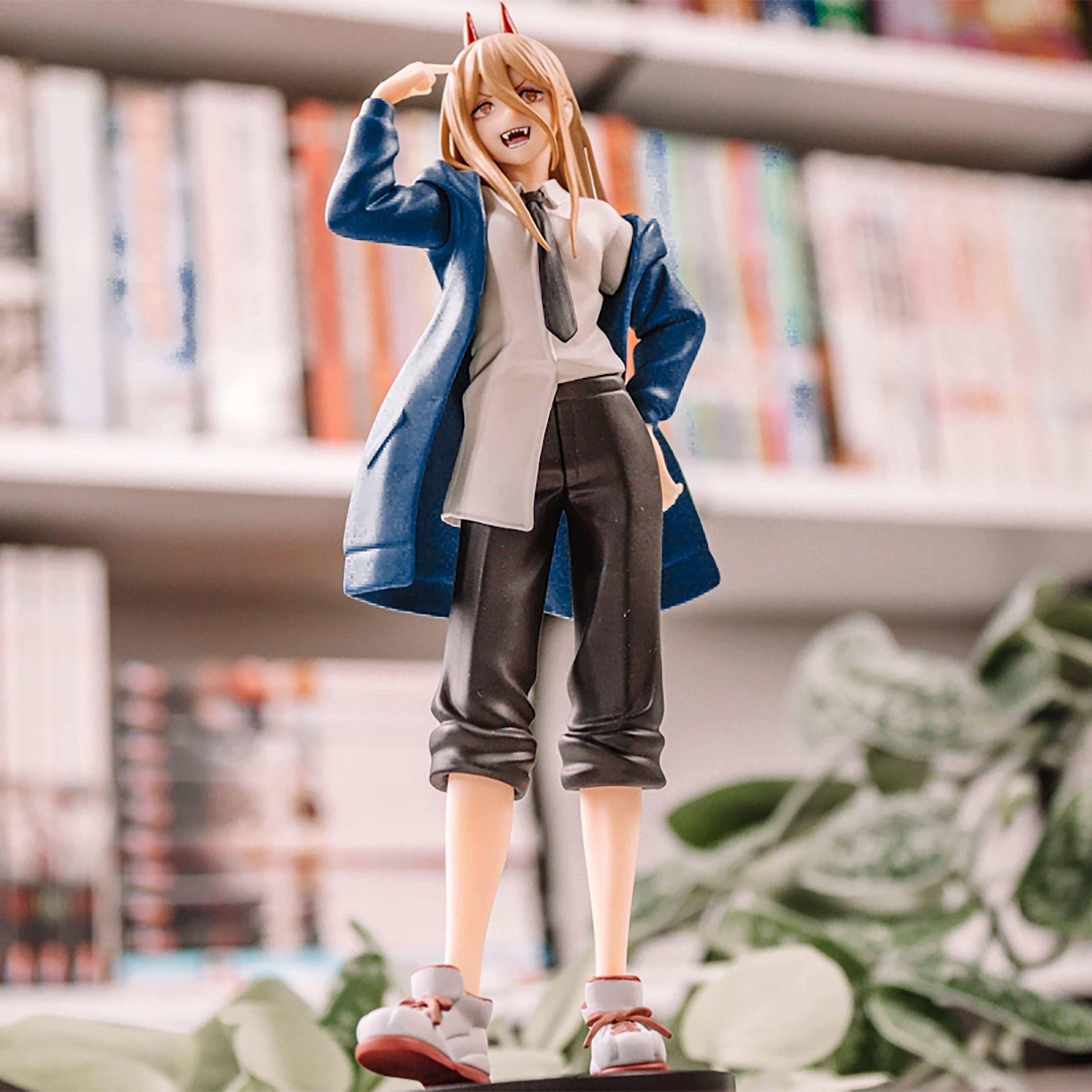 Product image Chainsaw Man - Power Figure 17cm