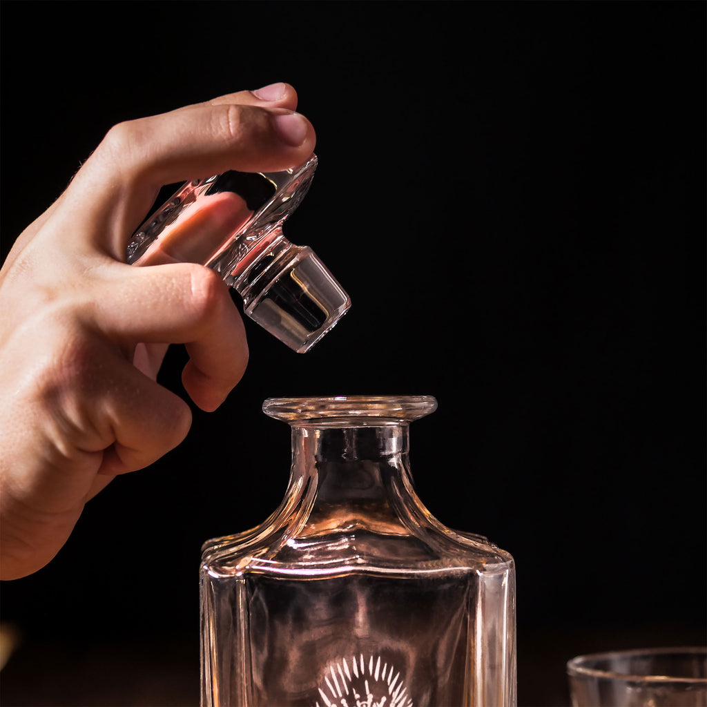 Product image Game of Thrones - Decanter with Stopper and Glass Set