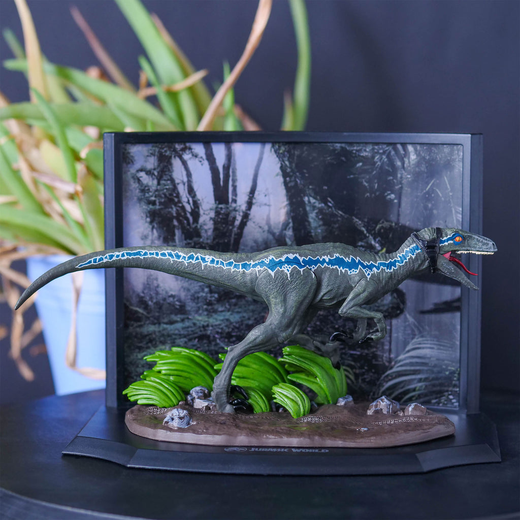 Product image Jurassic Park - Blue Velociraptor Diorama Figure