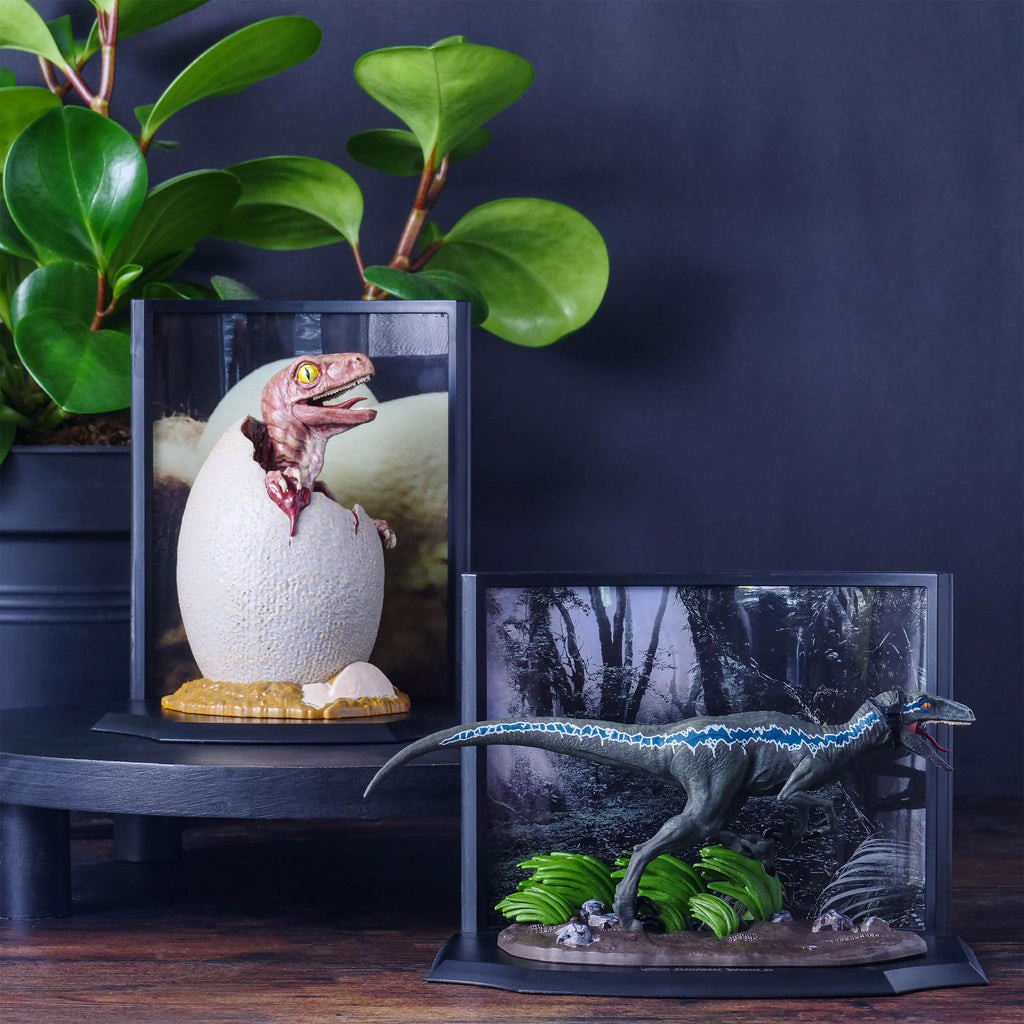 Product image Jurassic Park - Blue Velociraptor Diorama Figure