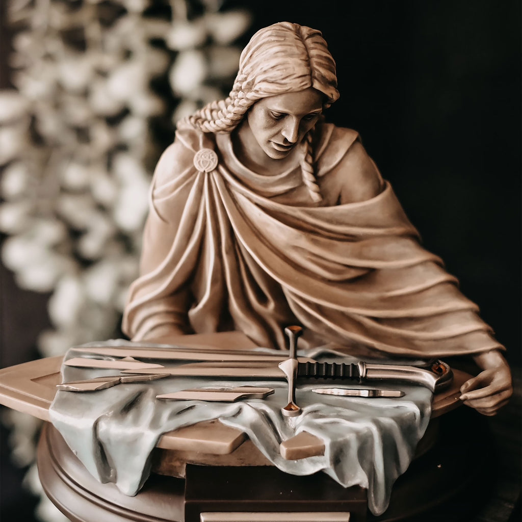 Product image The Lord of the Rings - Broken Blade of Narsil with 1:5 Scale Statue